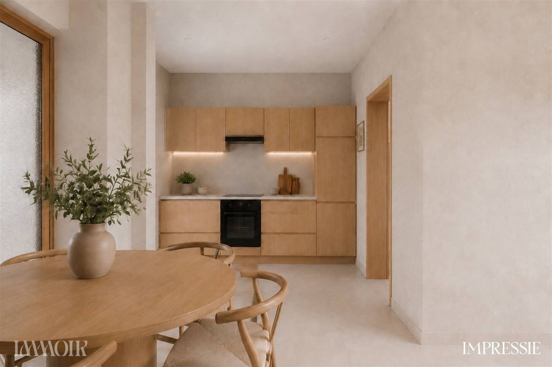 Ruime woning met stadstuin en tal van mogelijkheden op centrale ligging.