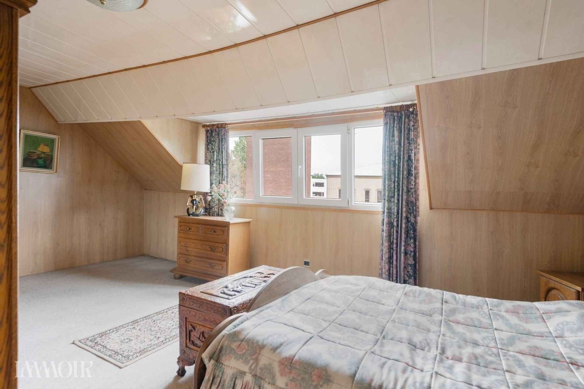 Ruime woning met stadstuin en tal van mogelijkheden op centrale ligging.