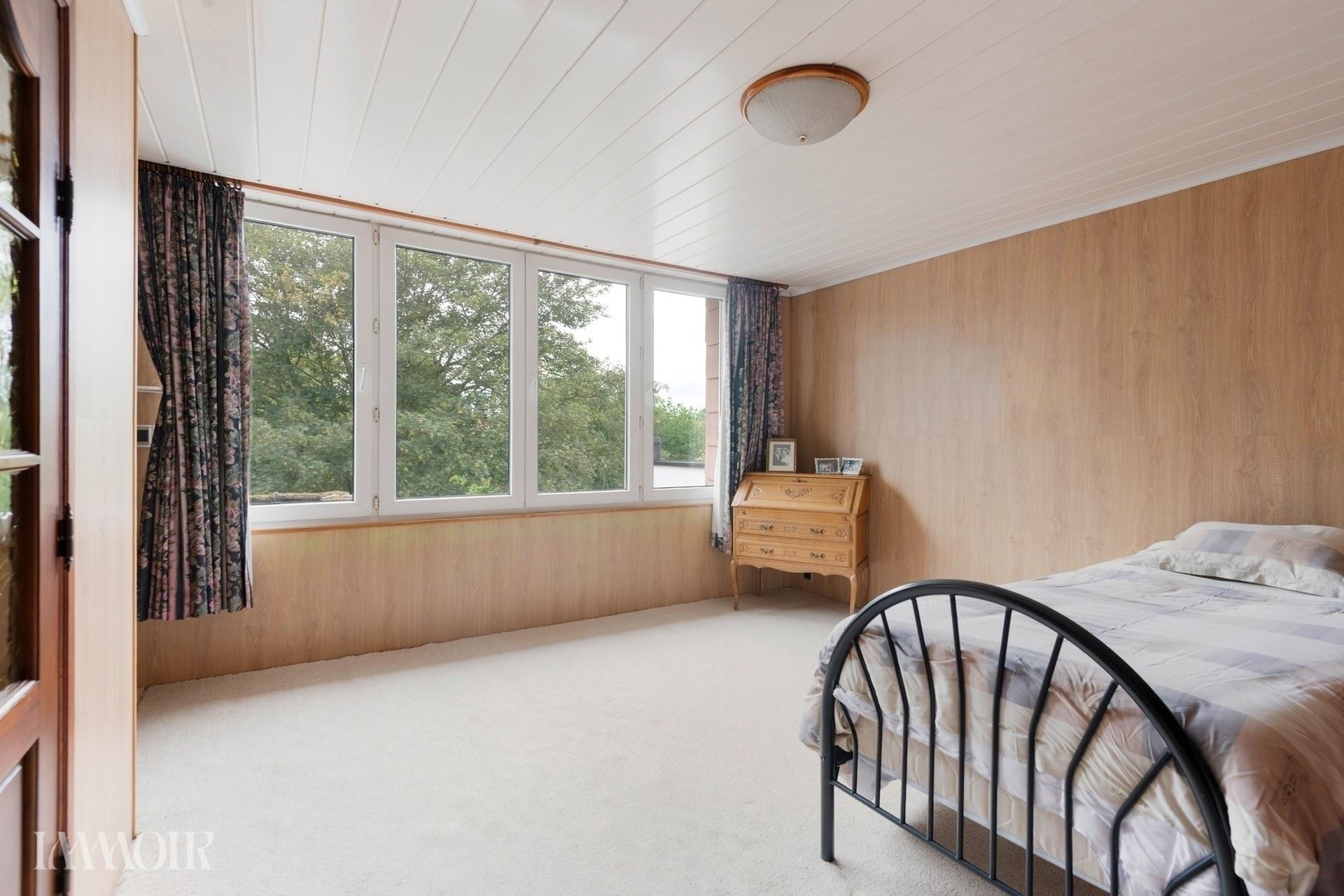 Ruime woning met stadstuin en tal van mogelijkheden op centrale ligging.