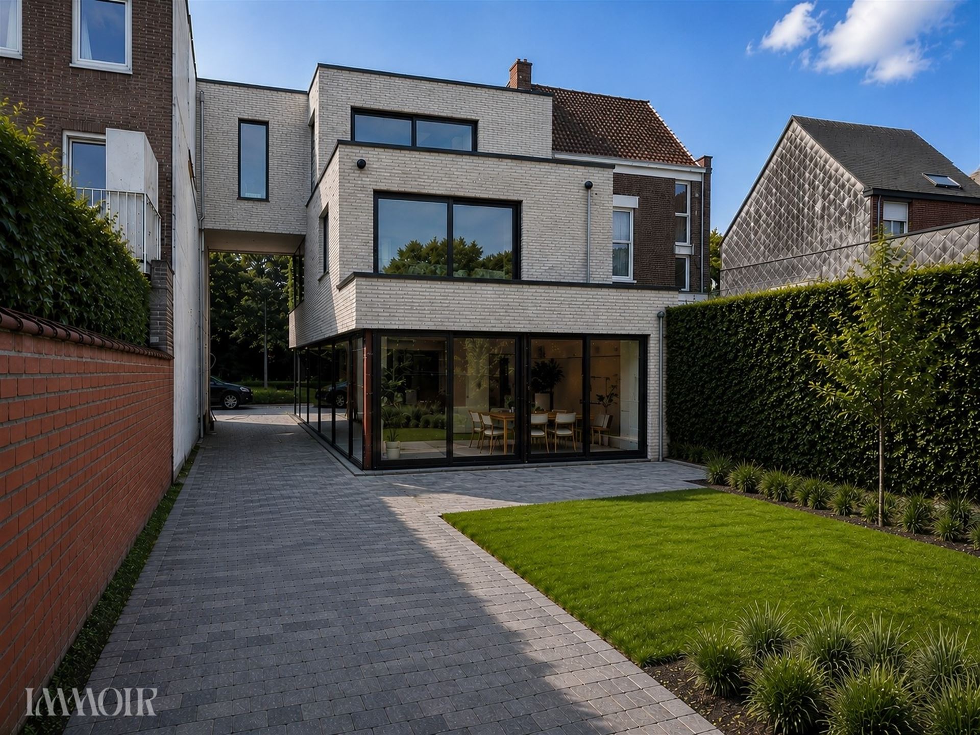 Lichtrijke nieuwbouwduplex met 3 terrassen. 