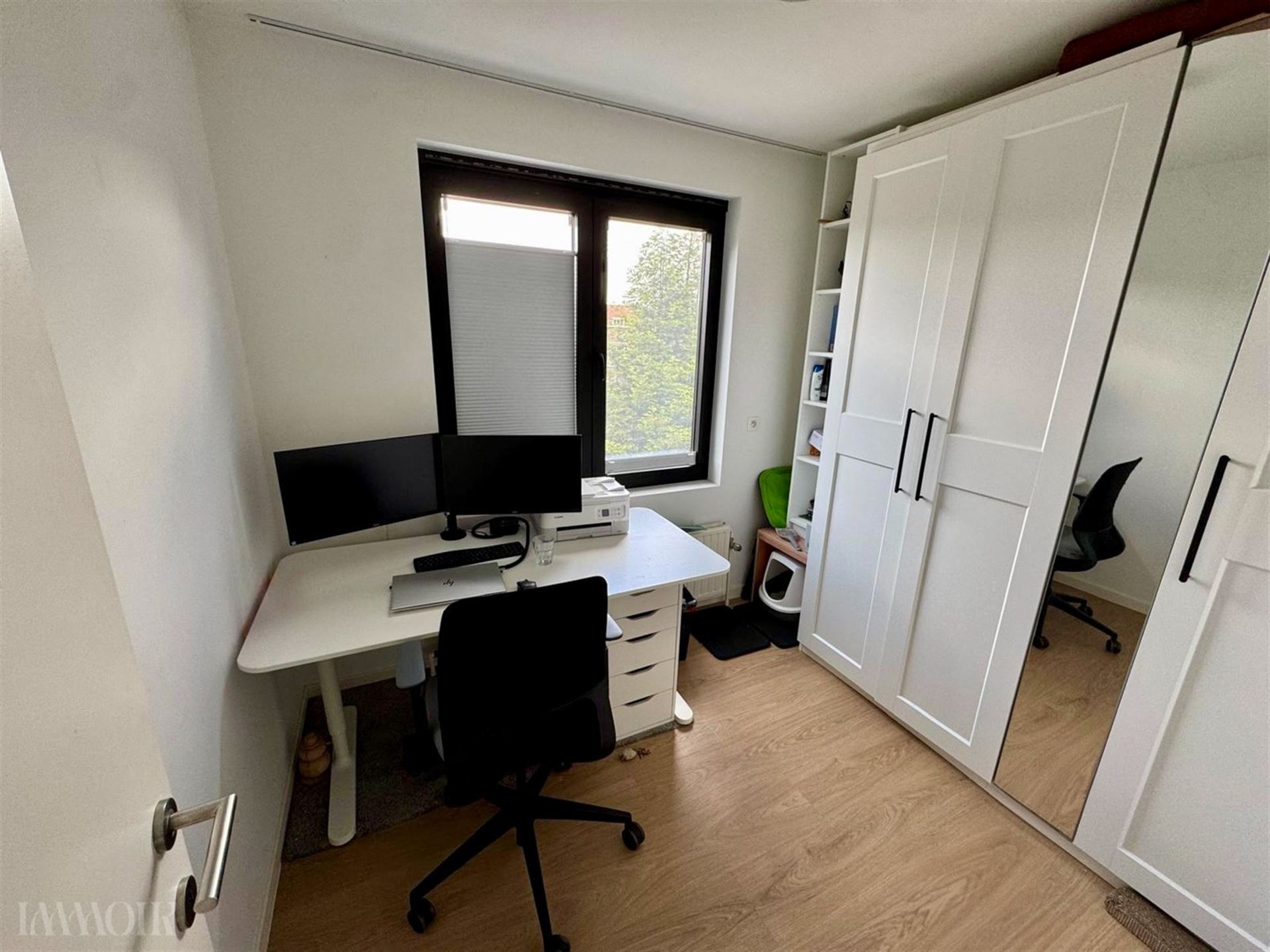 Stijlvol instapklaar appartement met 2 slaapkamers in hartje Brasschaat.
