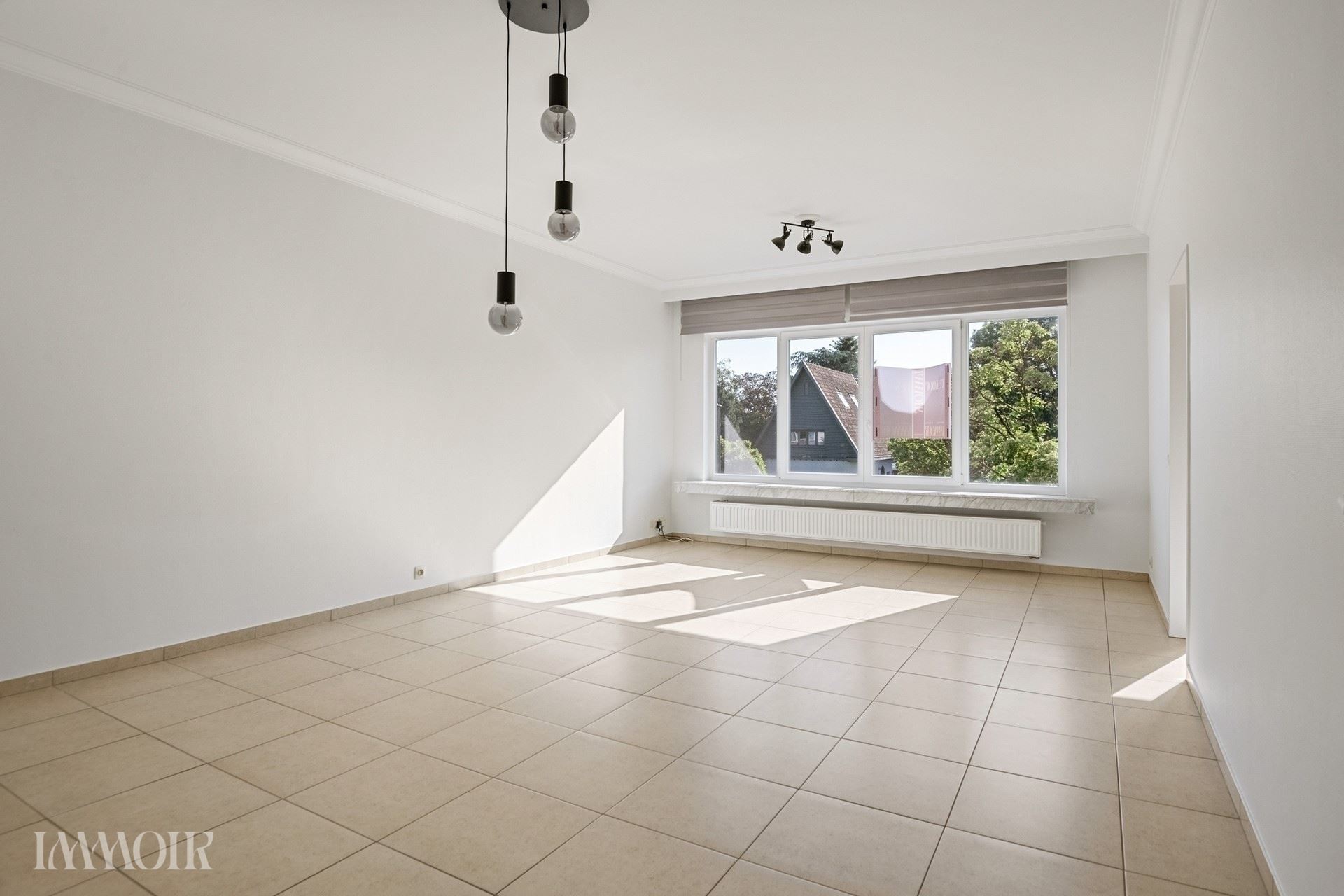 Centraal gelegen en instapklaar appartement met garagebox.