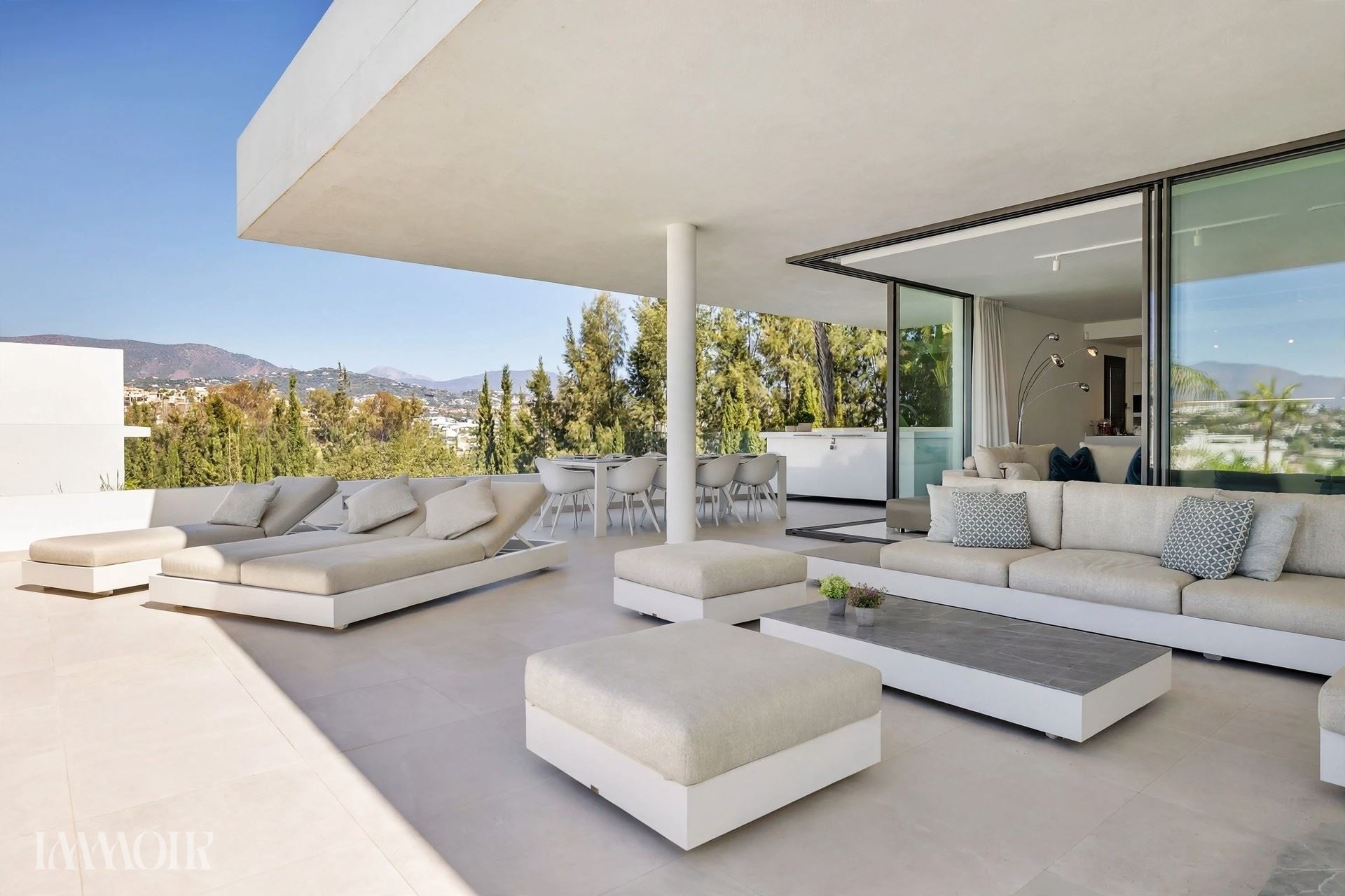 Exclusief wonen onder de Spaanse zon in Benahavis. 