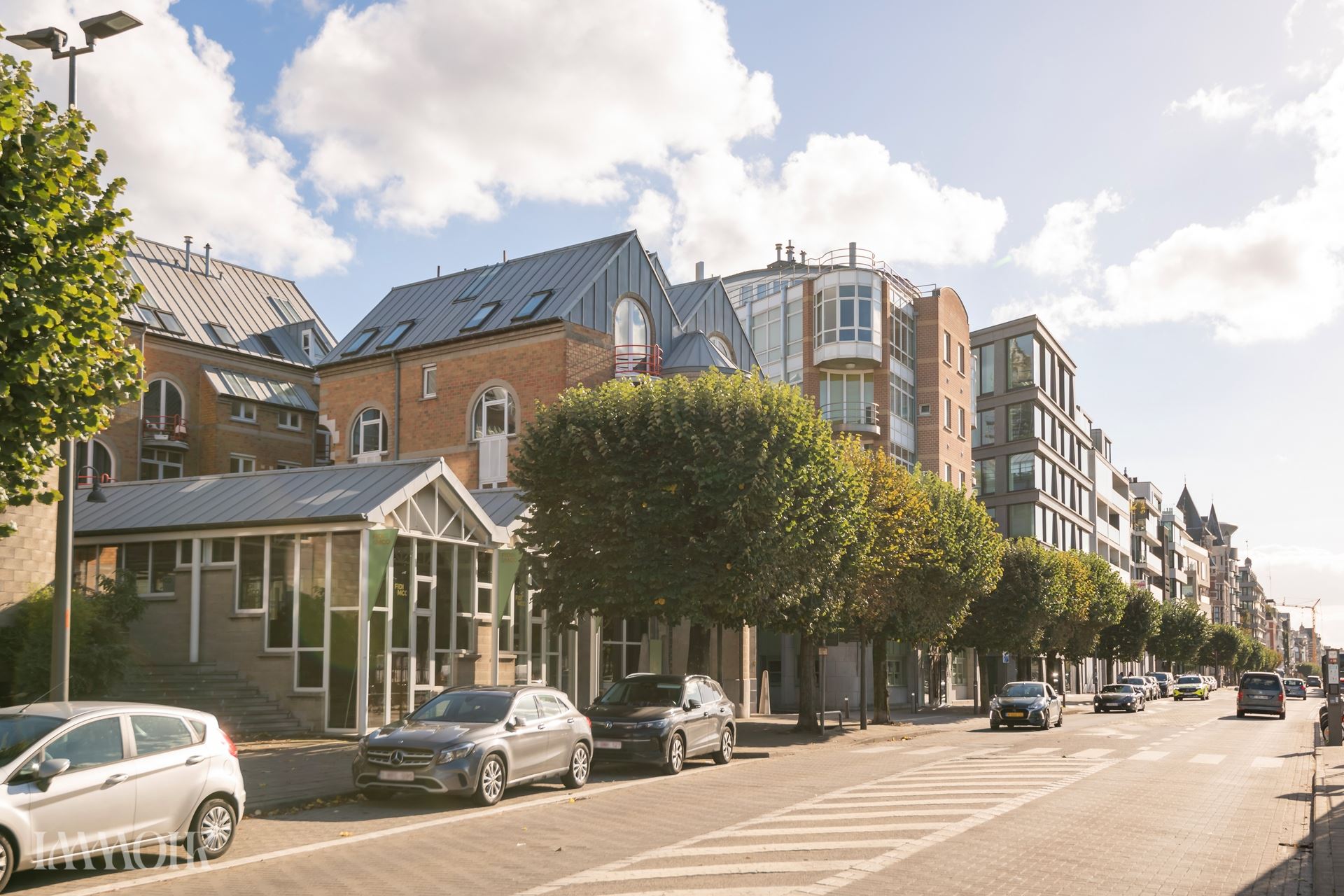 Sfeervol bemeubeld appartement met uitzicht op de Antwerpse kaaien.