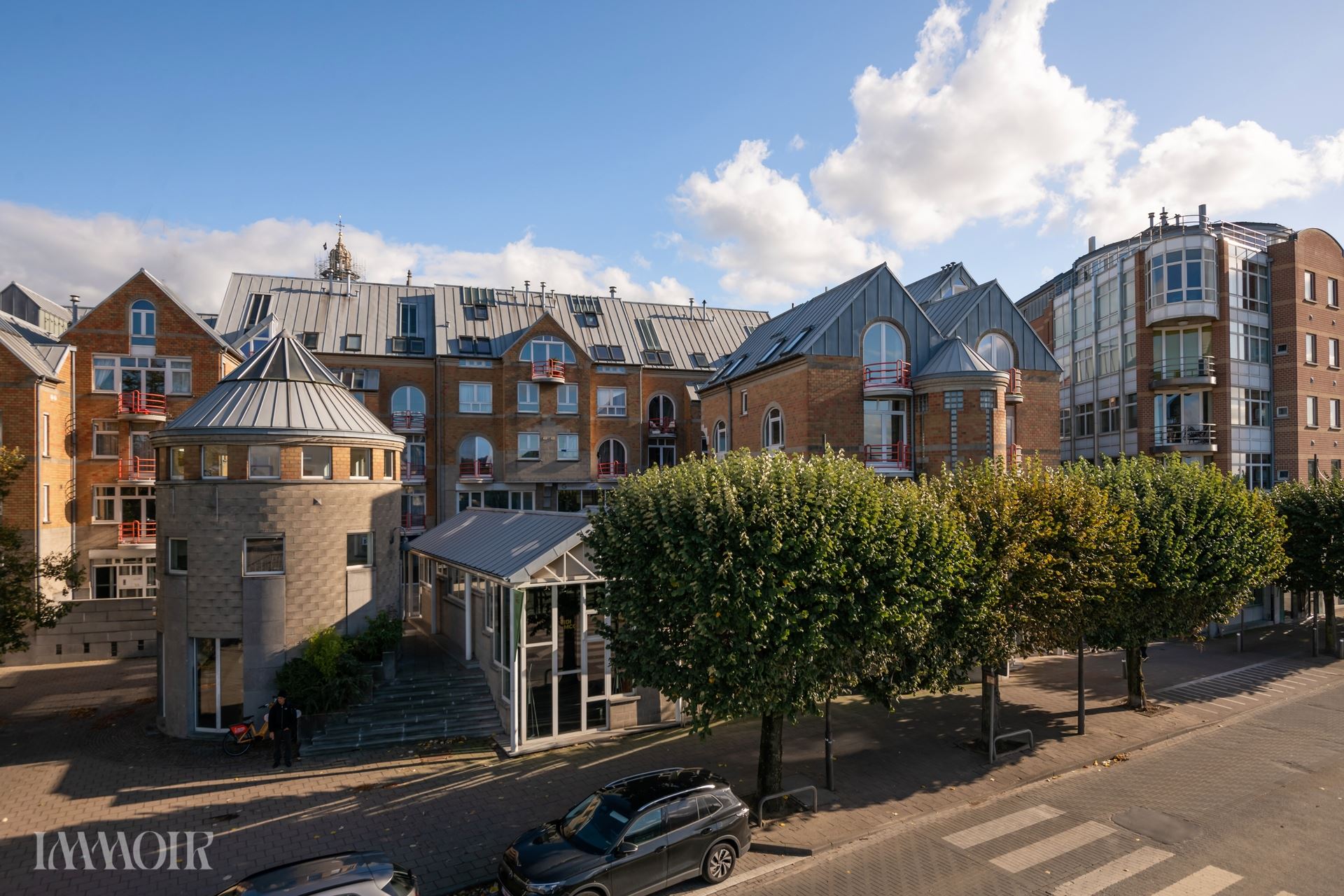 Sfeervol bemeubeld appartement met uitzicht op de Antwerpse kaaien.