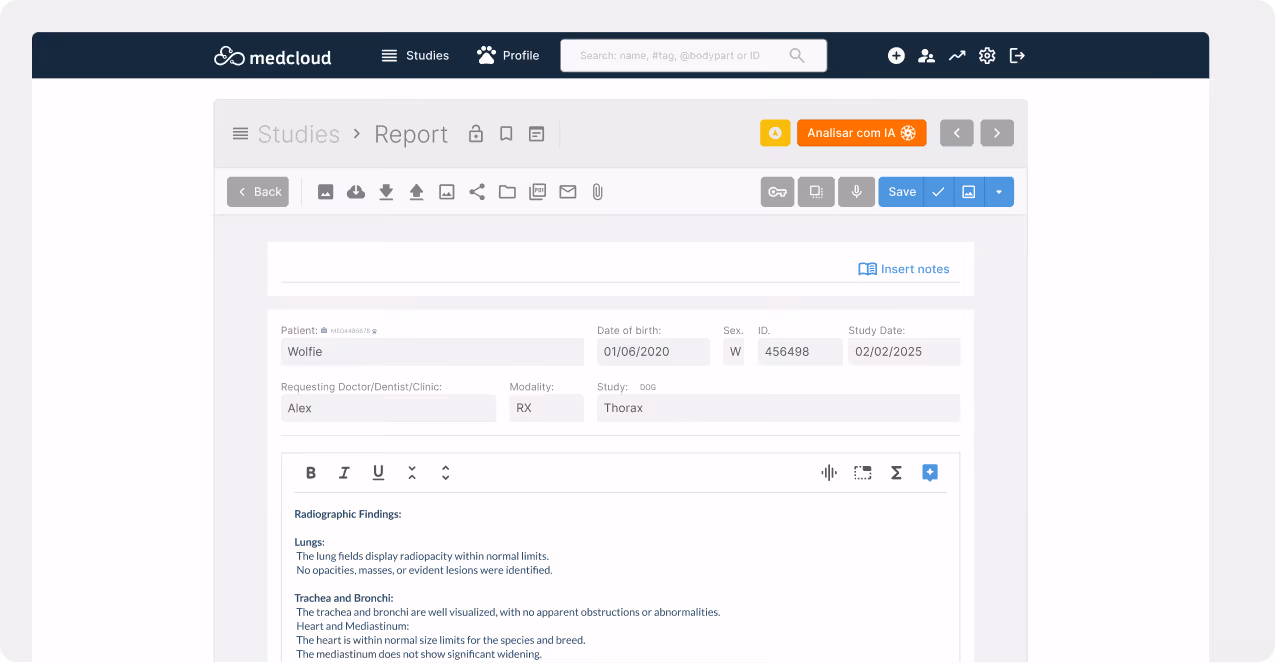 Screenshot of the Medcloud interface displaying a radiological report with patient data, requesting doctor and chest examination results.