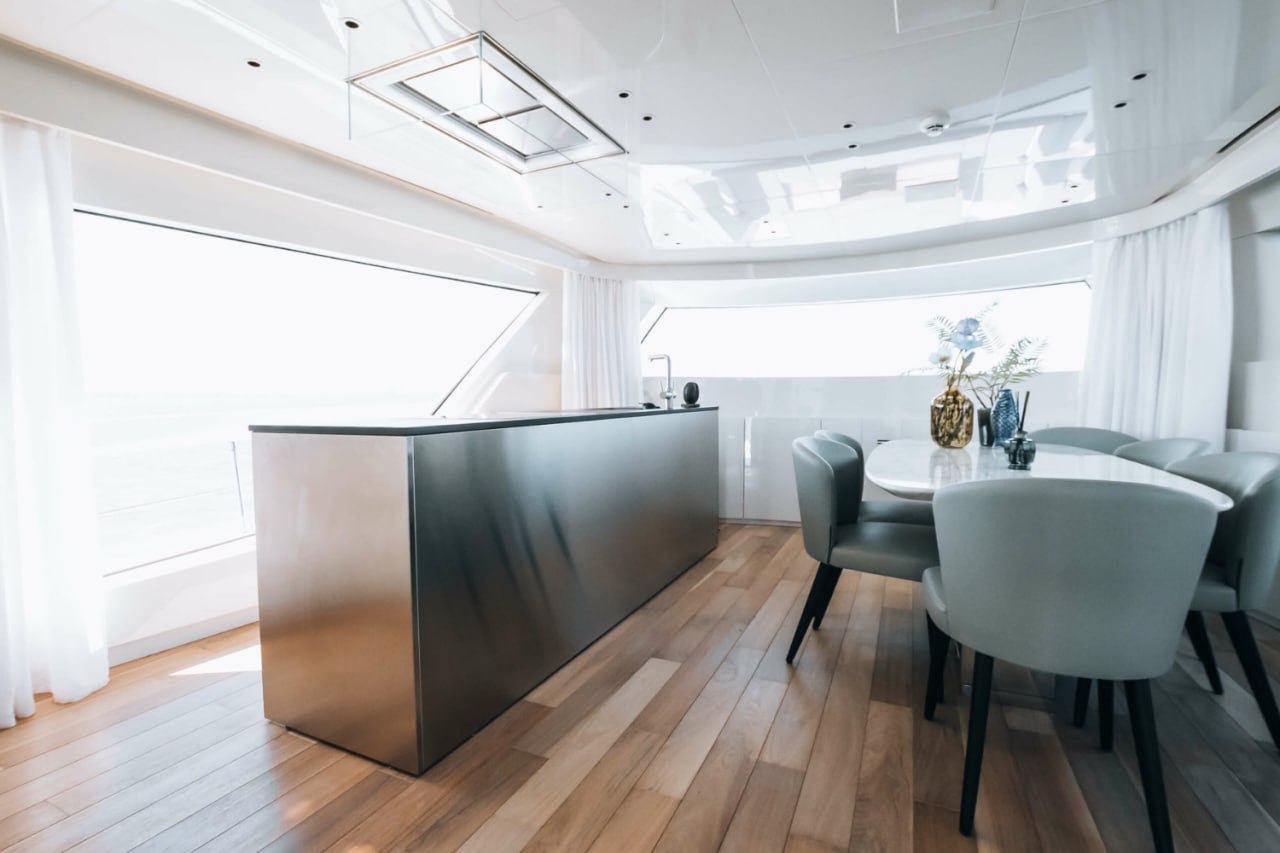 yacht interior cleaning