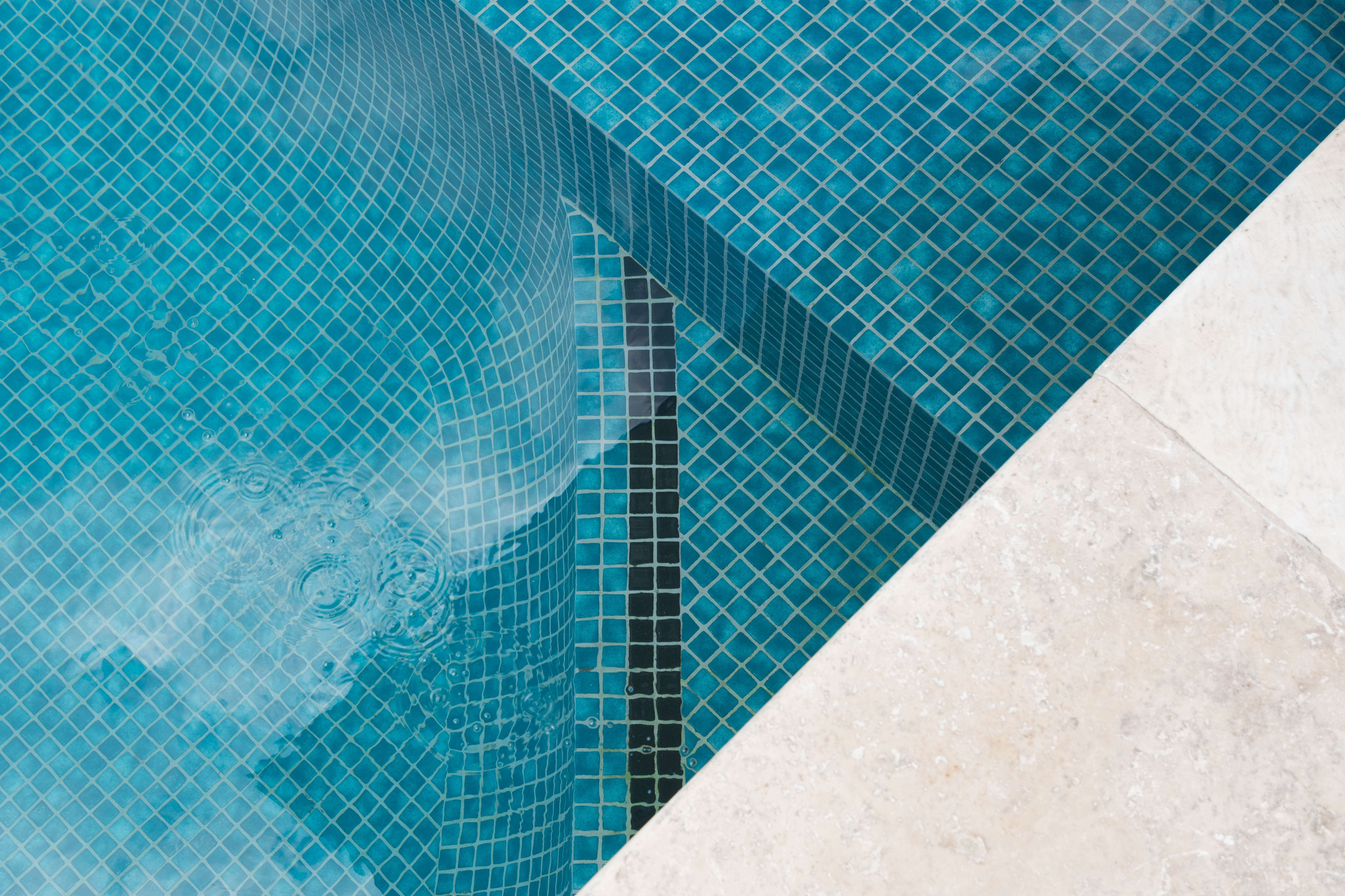 Niebla 02-A deep navy blue 25mm anti-slip glass mosaic tile by Ezarri
