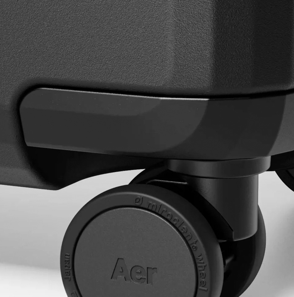 Wheel detail of Aer Carry-on.