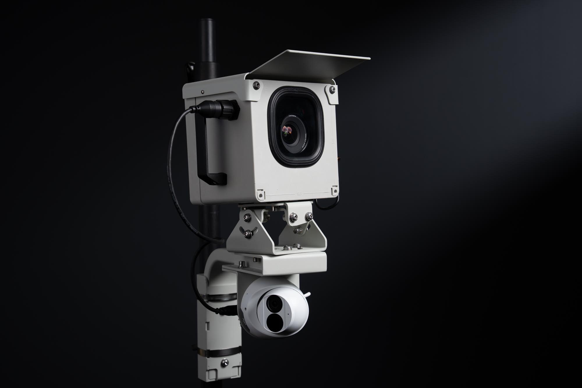 Professional dual camera construction monitoring system with time-lapse and 4K livestream capabilities
