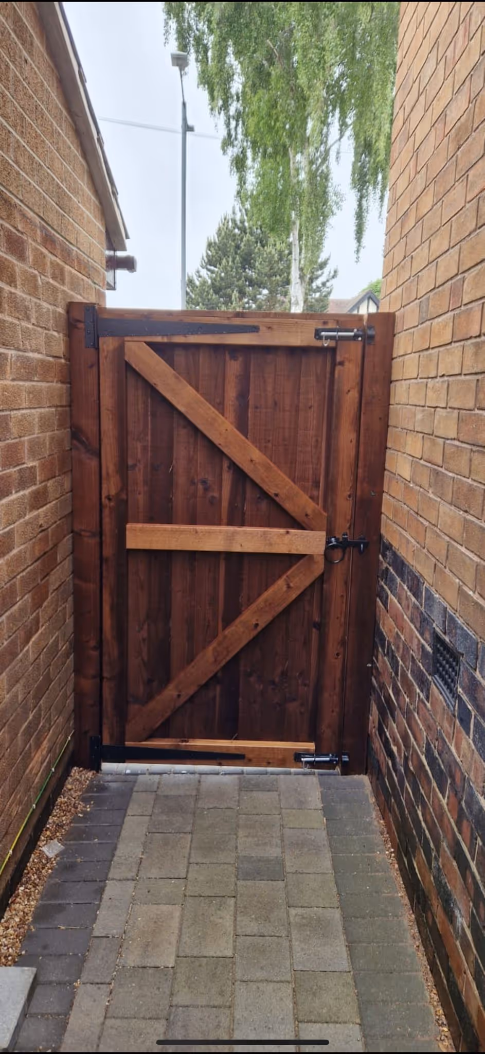 Quality Gate fitting Nottingham by KAB Best Fencing