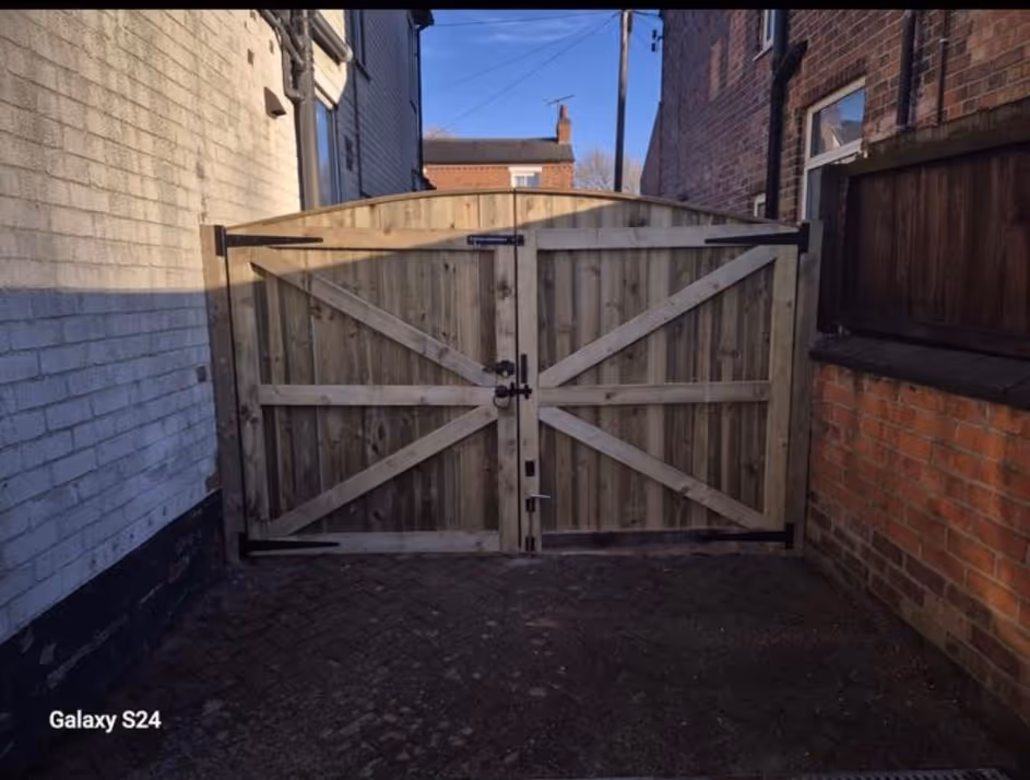 Quality Gate installation in  Nottingham by KAB Best Fencing