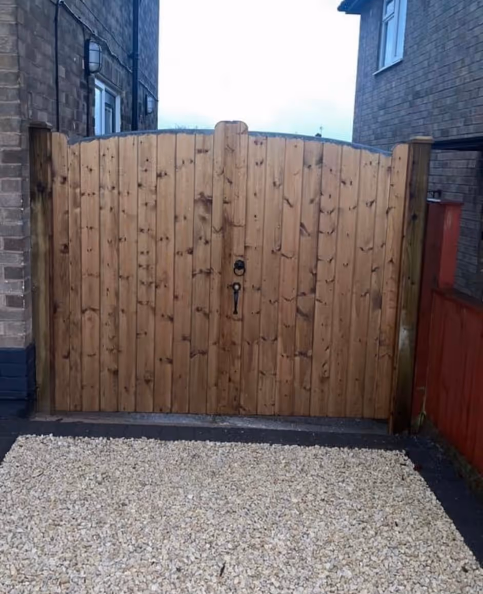 Wooden Gate fitting in Nottingham by KAB Best Fencing