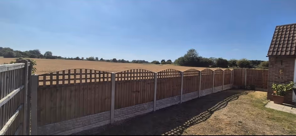 Fence fitting in Nottingham by KAB Best Fencing