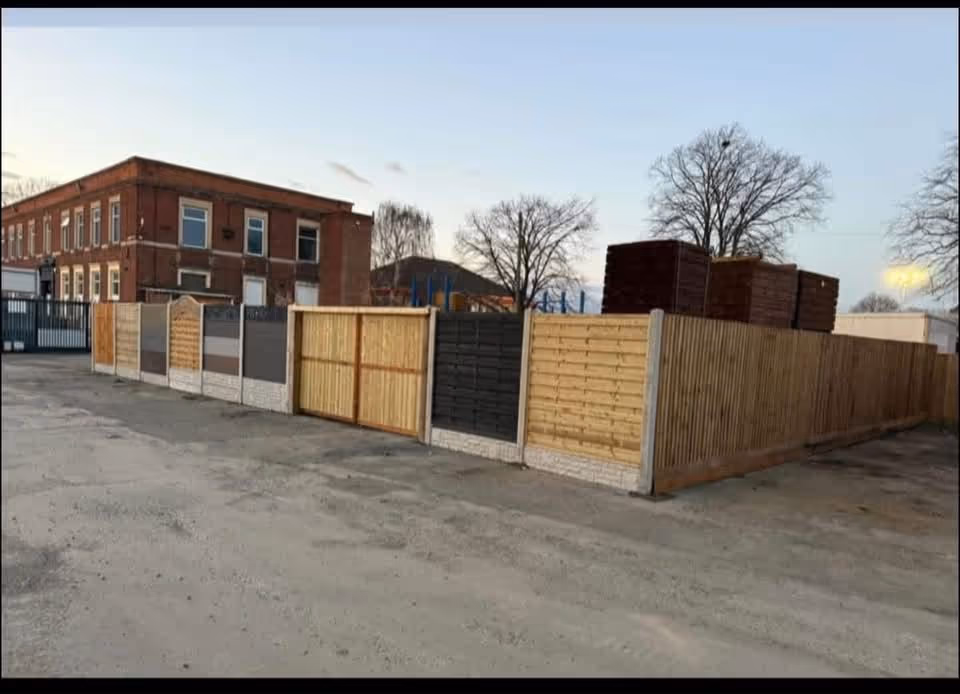 Fence fitting in Nottingham by KAB Best Fencing