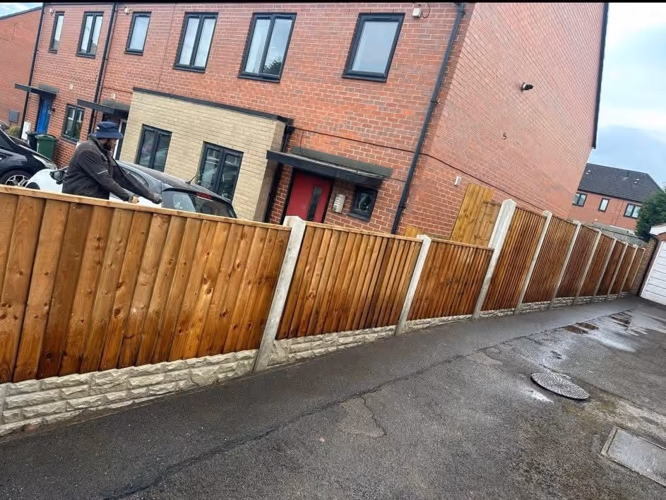 Wooden fence installation in Nottingham by KAB Best Fencing