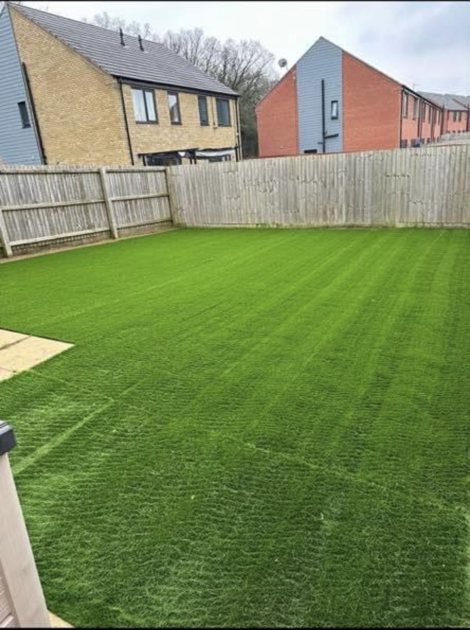 Fence fitting in Nottingham by KAB Best Fencing