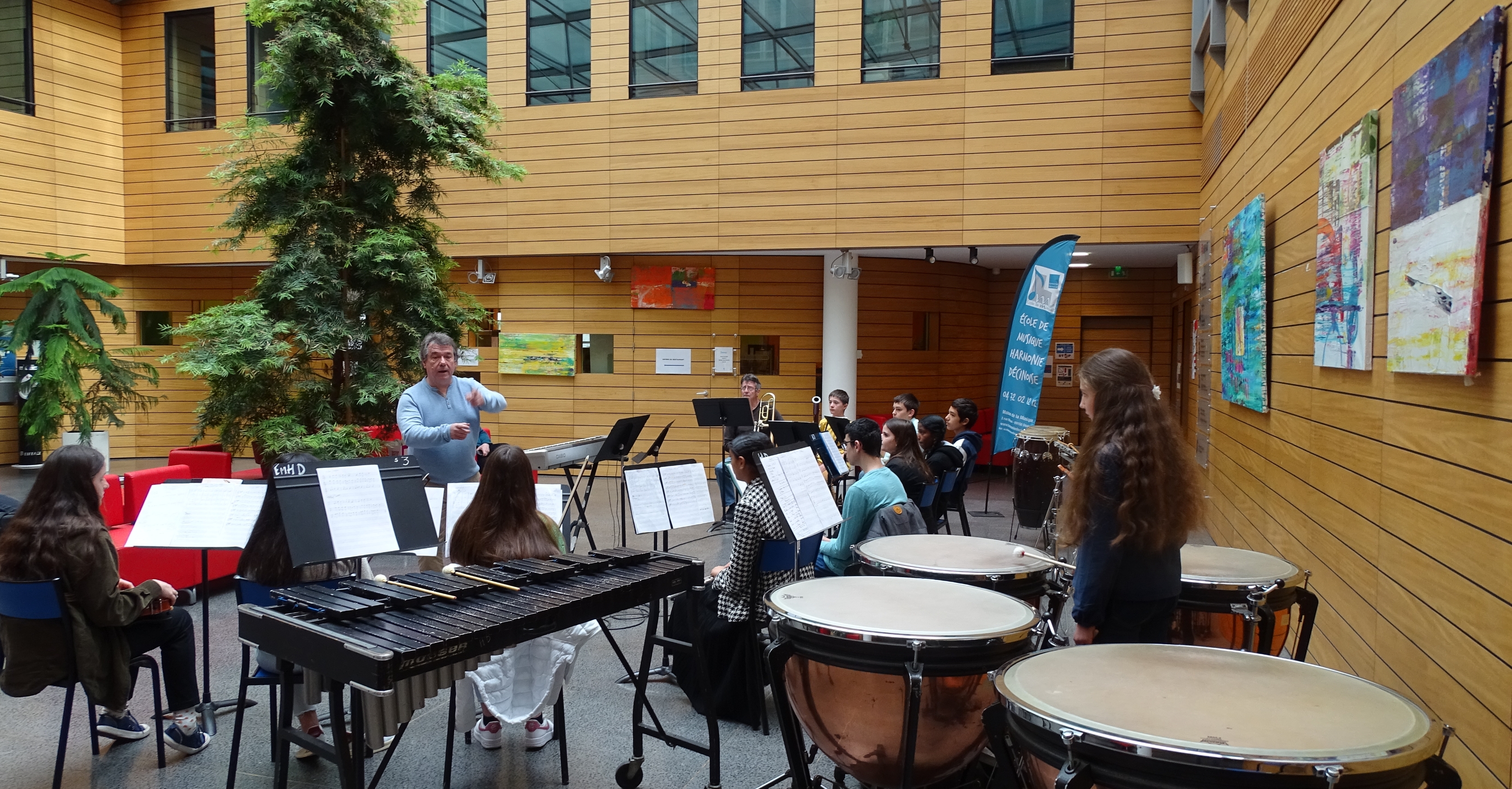 Concert du groupe de l'école pour remercier le sponsor Eiffage.