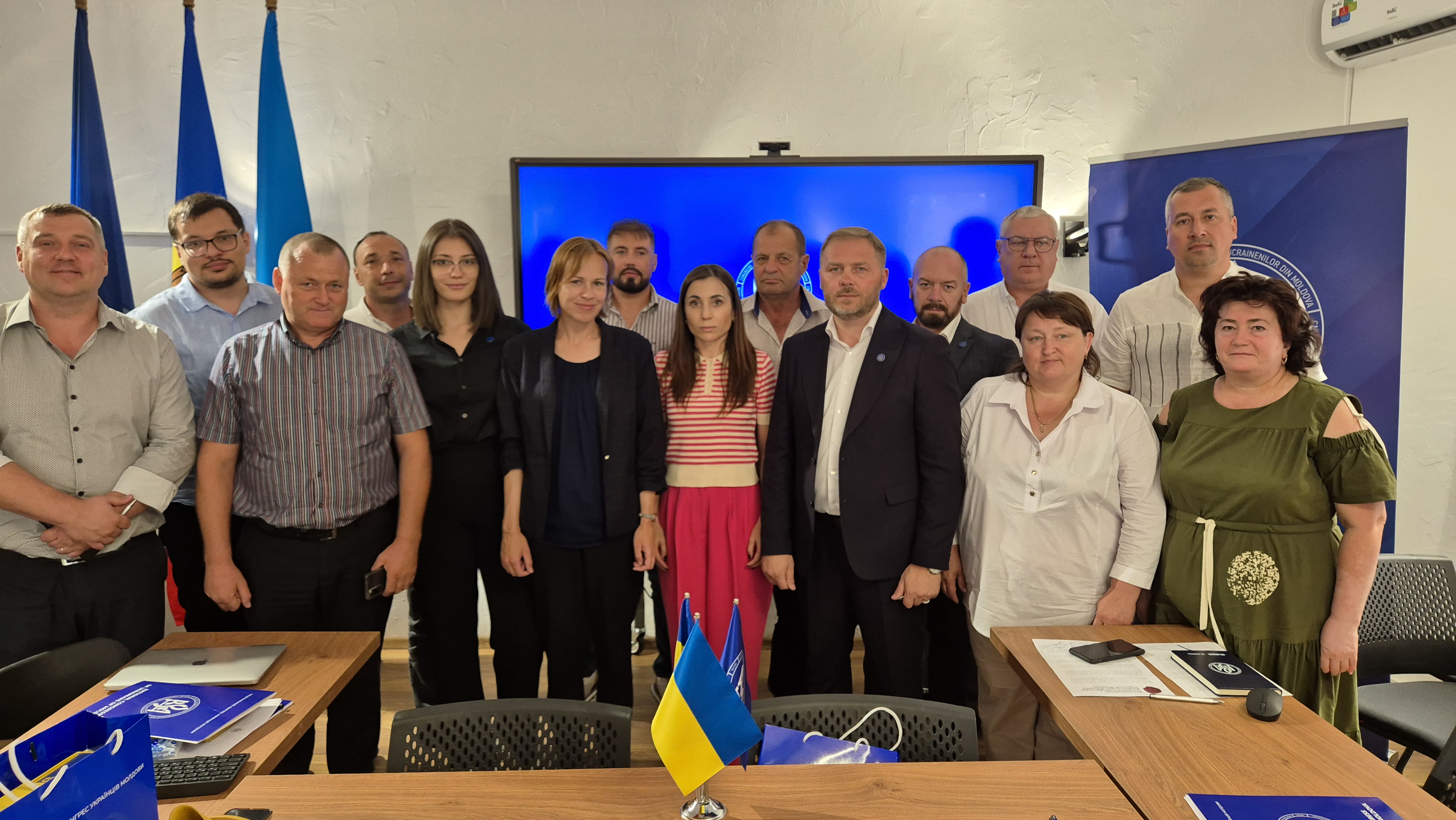 Protection of local Ukrainians' rights through support for local public authorities