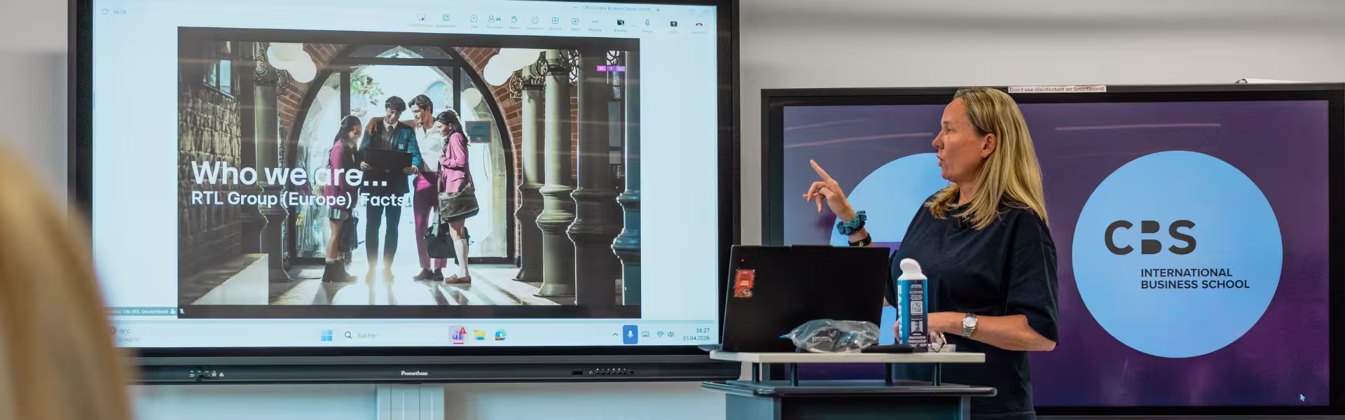 Uta Schmitto from RTL Germany delivers a guest lecture to students at CBS University of Applied Sciences on media transformation