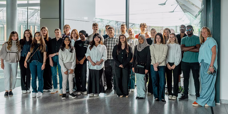 Group photo of CBS students and the RTL Deutschland team following the final presentation of the Business Project in Cologne-Deutz.