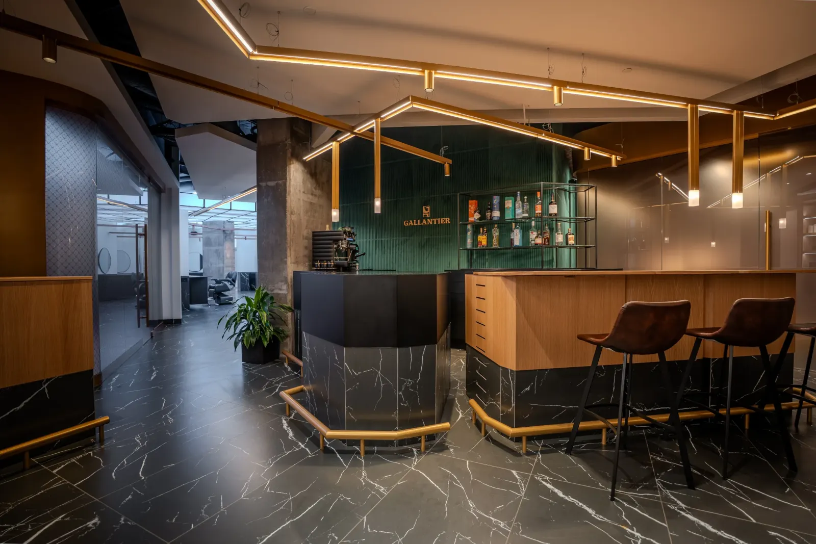 The bar and reception at Gallantier
