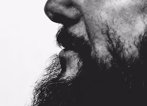 Ritratto in bianco e nero al Festival di Spoleto, profilo artistico intenso
