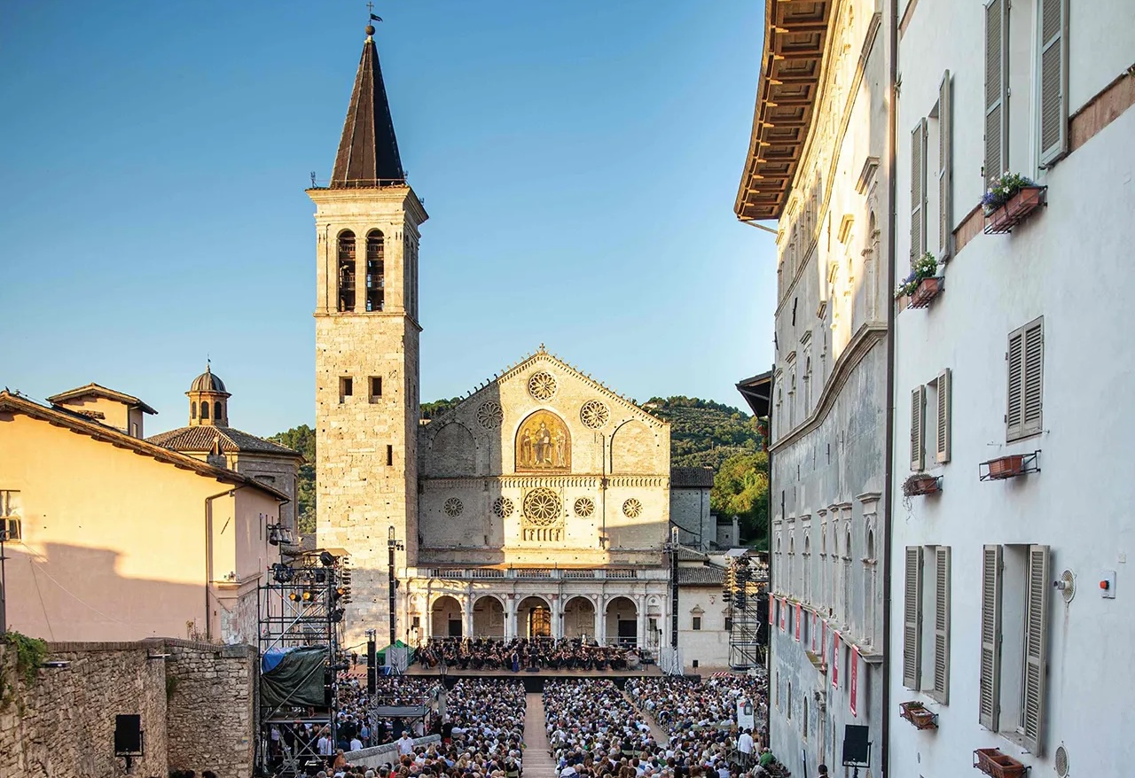 Spettacolare concerto del Festival di Spoleto nella piazza storica della città