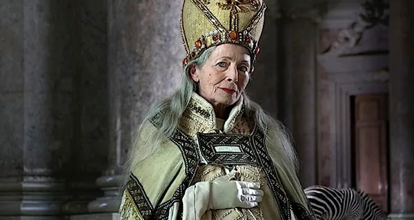 Vescovo in costume al Festival di Spoleto, ritratto storico in abiti ecclesiastici
