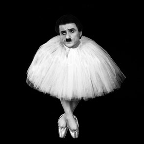 Festival di Spoleto performer in ballet tutu and pointe shoes