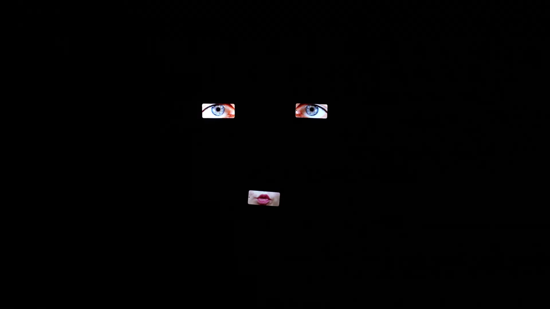 Dettaglio artistico di occhi e labbra al Festival di Spoleto