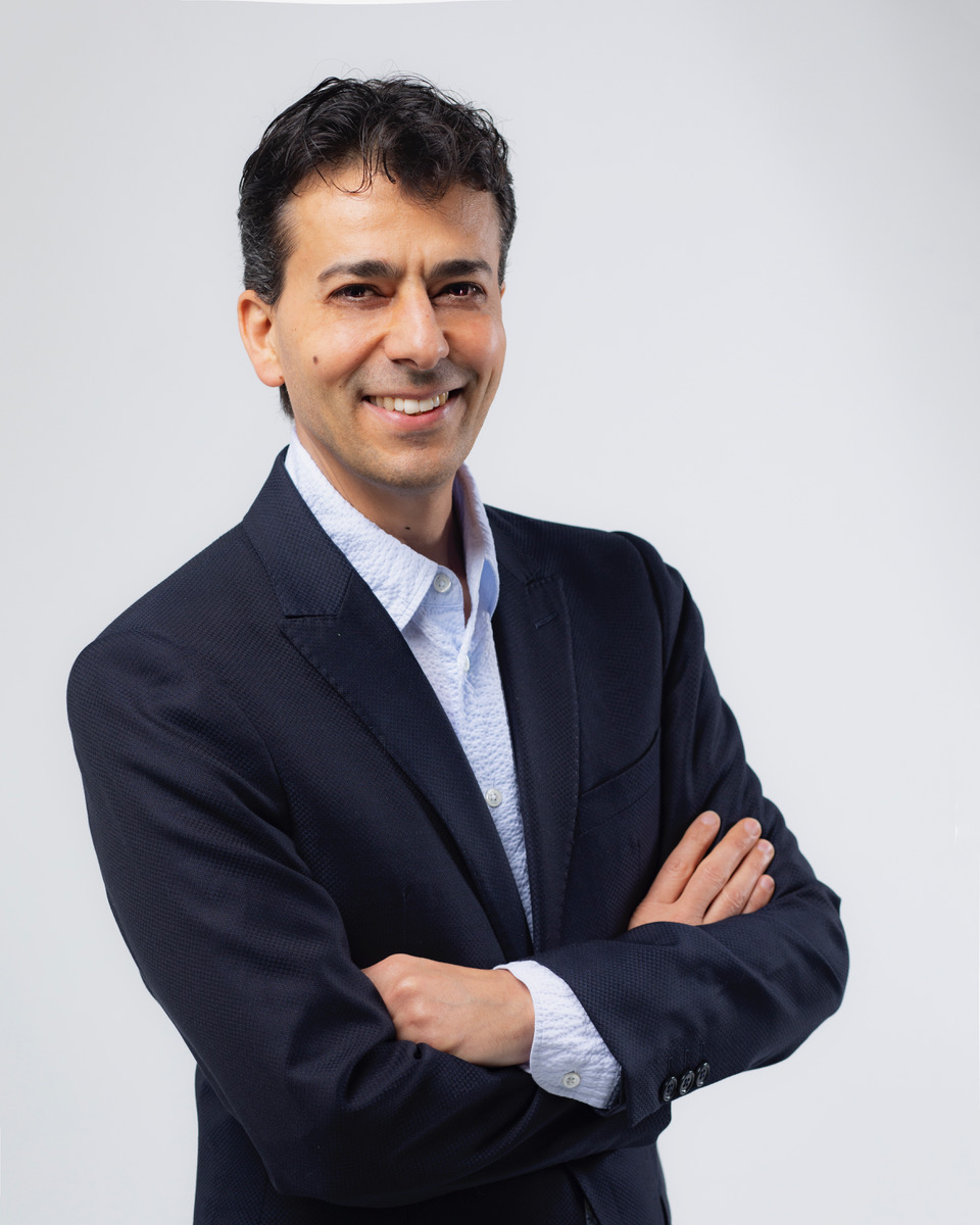 Ritratto professionale al Festival di Spoleto, sorriso e giacca blu