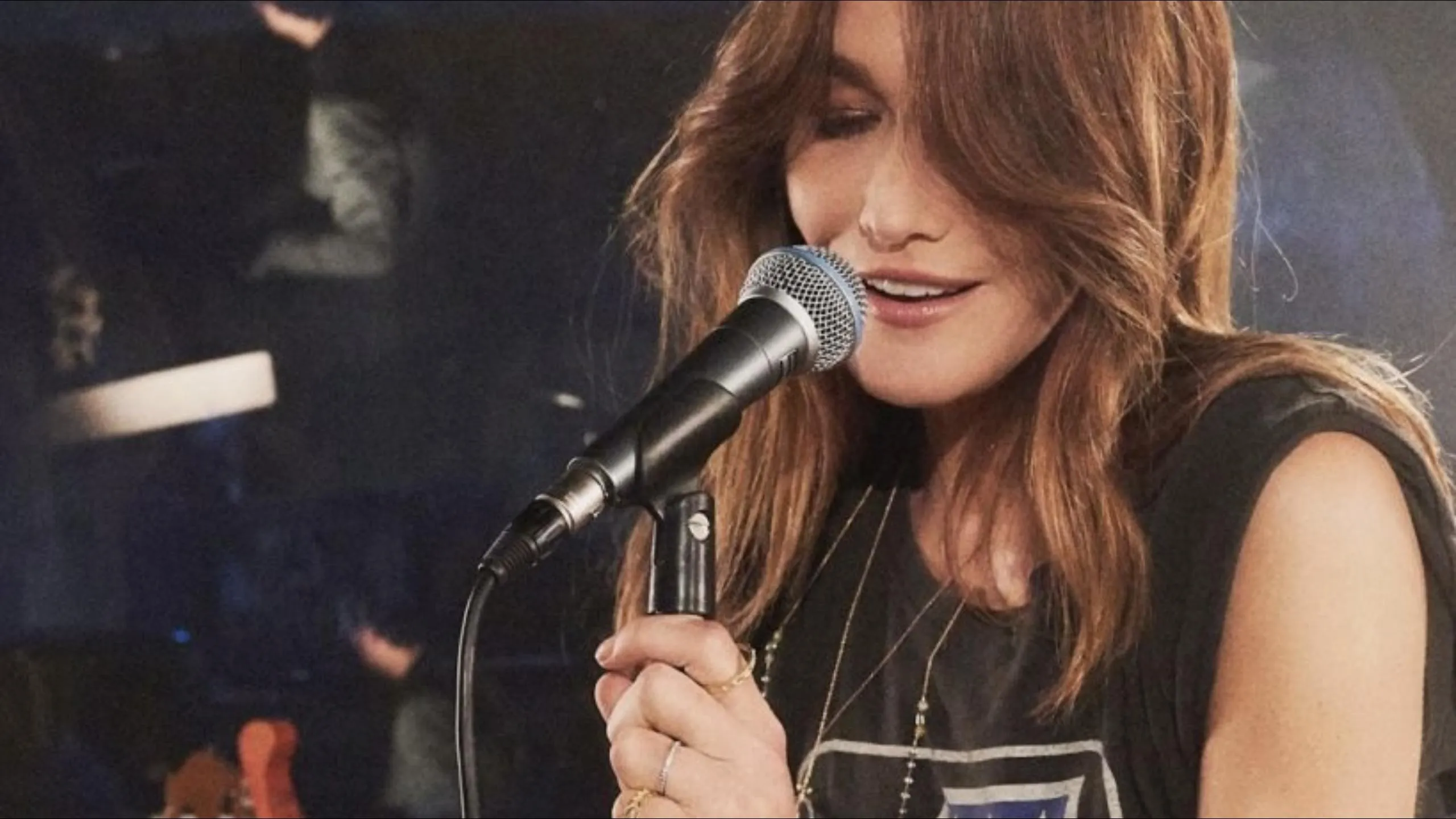 Video performance at Festival di Spoleto with female singer on stage