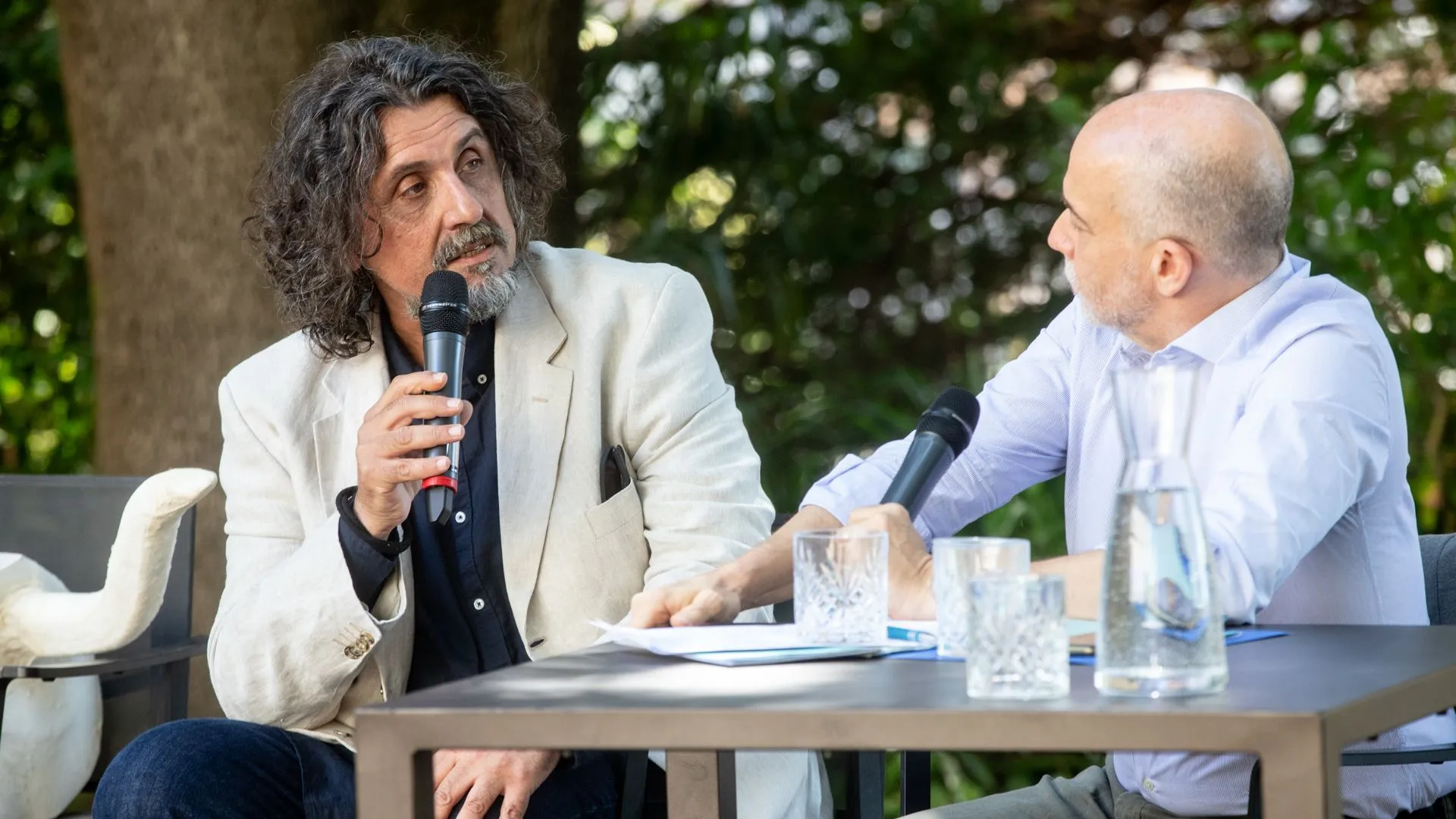 Video intervista al Festival di Spoleto con due artisti all'aperto