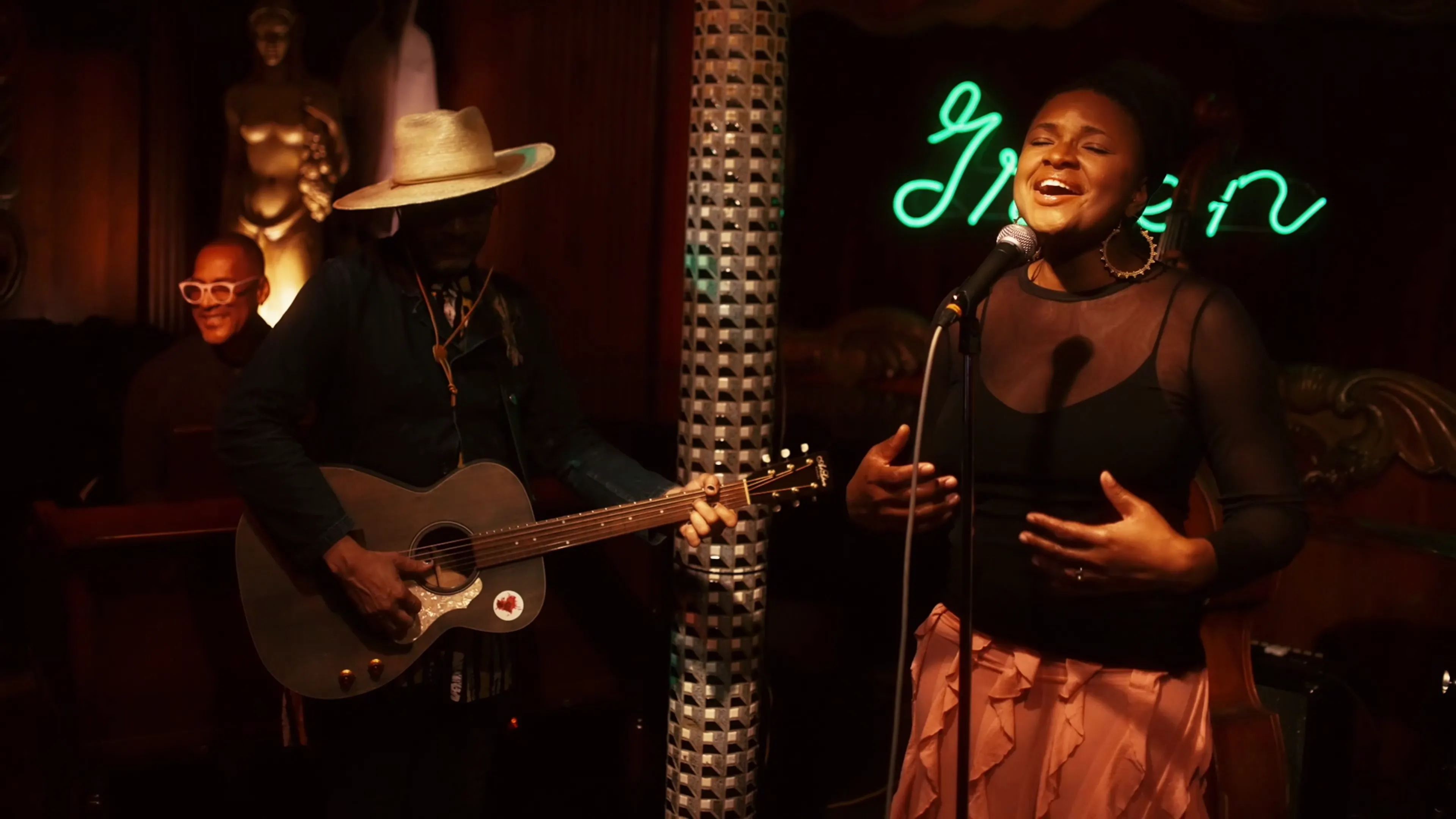 Video of soulful performance at Festival di Spoleto with guitarist and singer