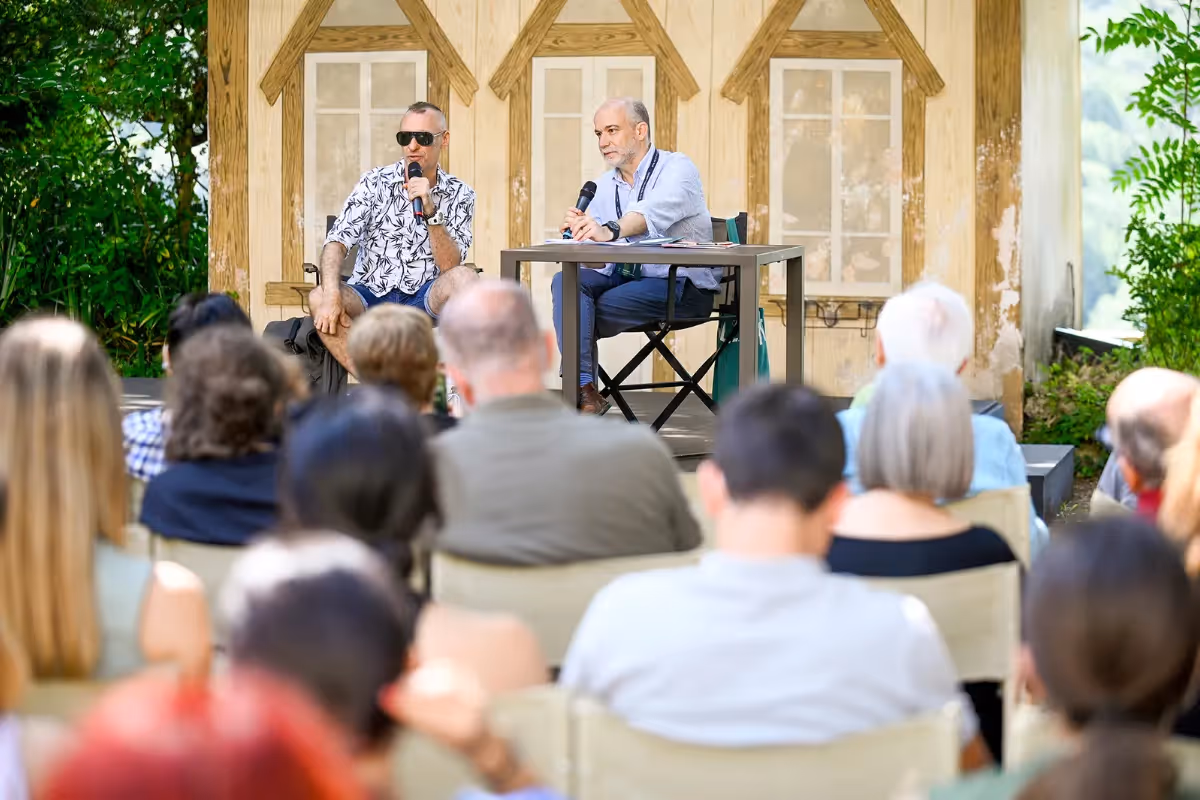 Video Festival di Spoleto: conversazione pubblica con due relatori all'aperto