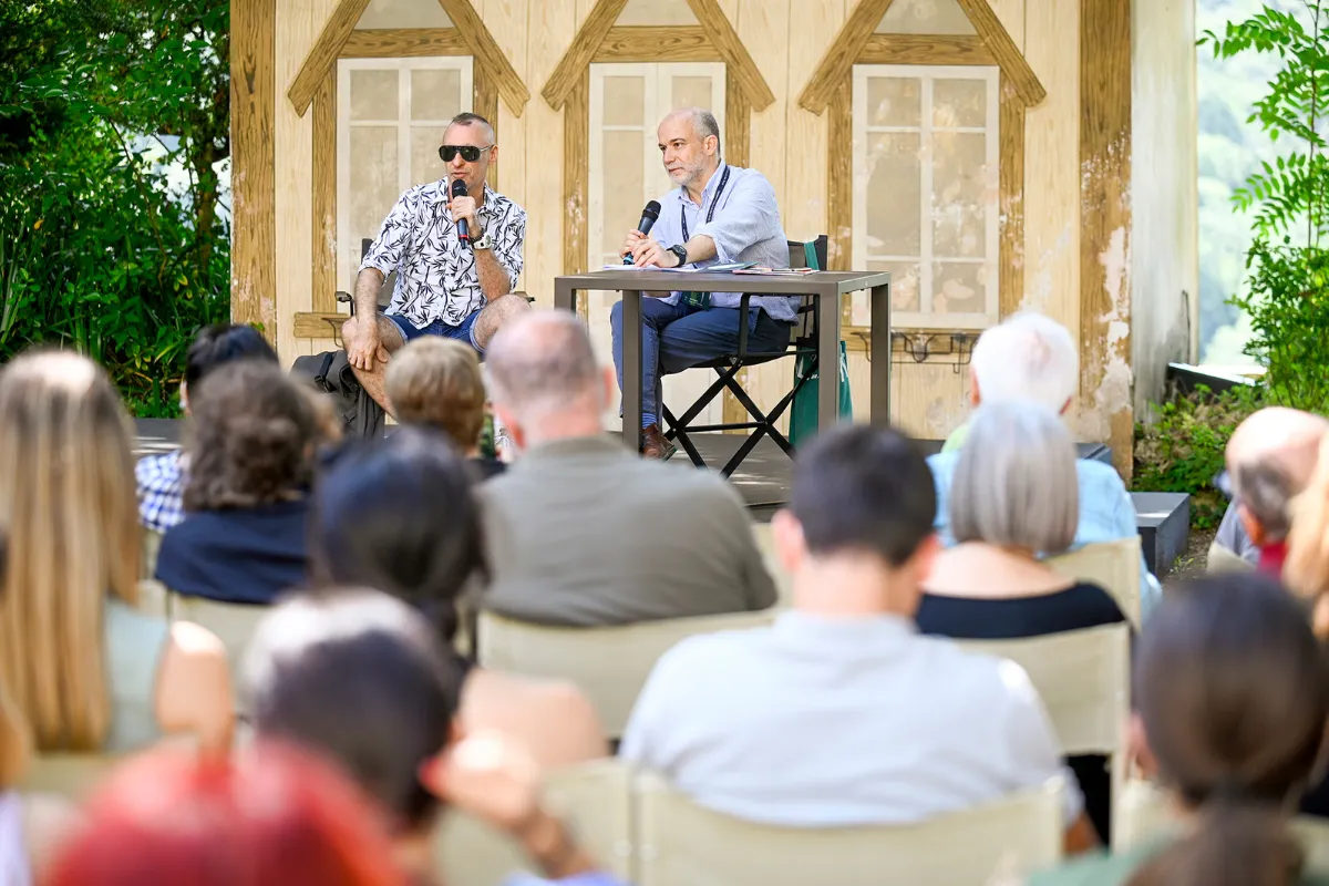 Video Festival di Spoleto: conversazione pubblica con due relatori all'aperto