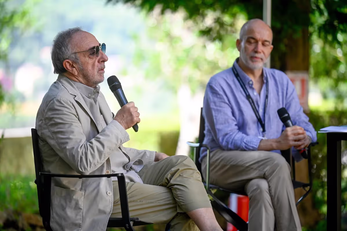 Video interview at Spoleto Festival di event with two speakers outdoors