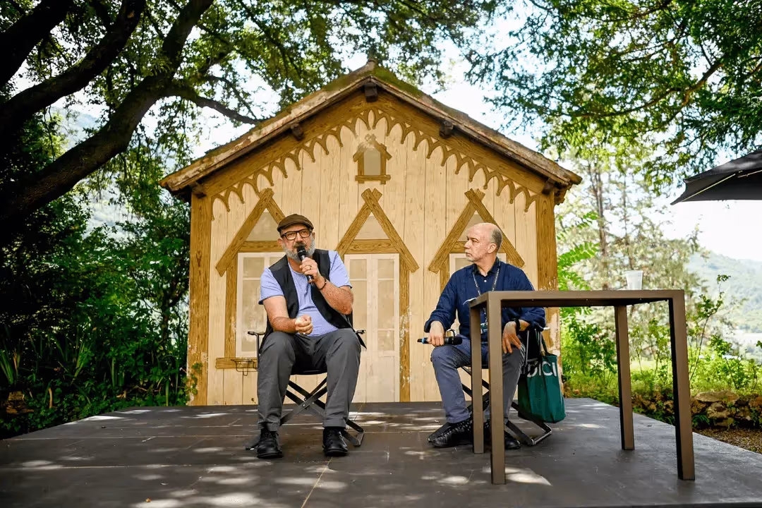 Video Festival di Spoleto performers discuss art in rustic outdoor setting
