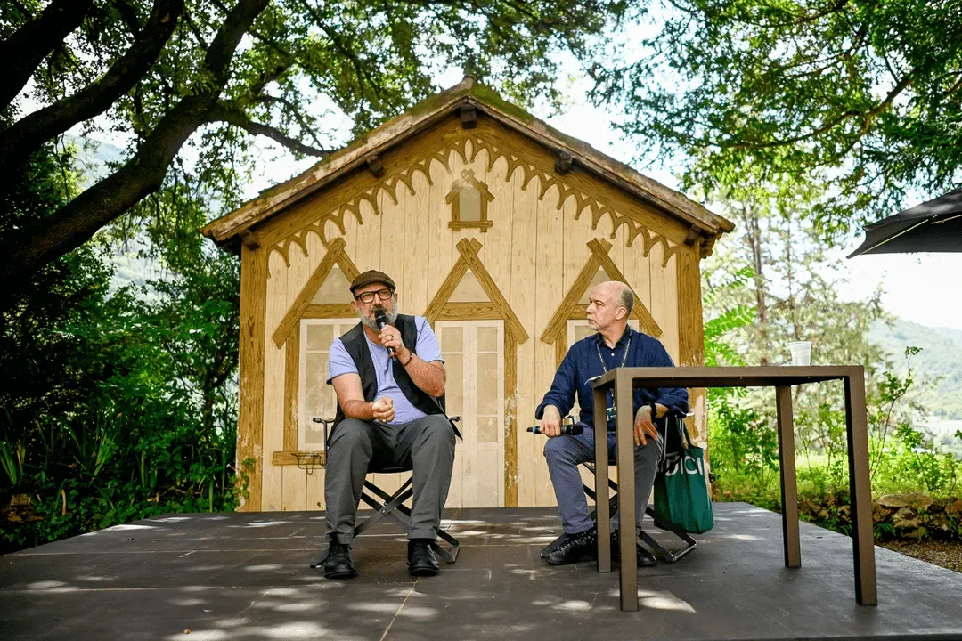 Video Festival di Spoleto performers discuss art in rustic outdoor setting