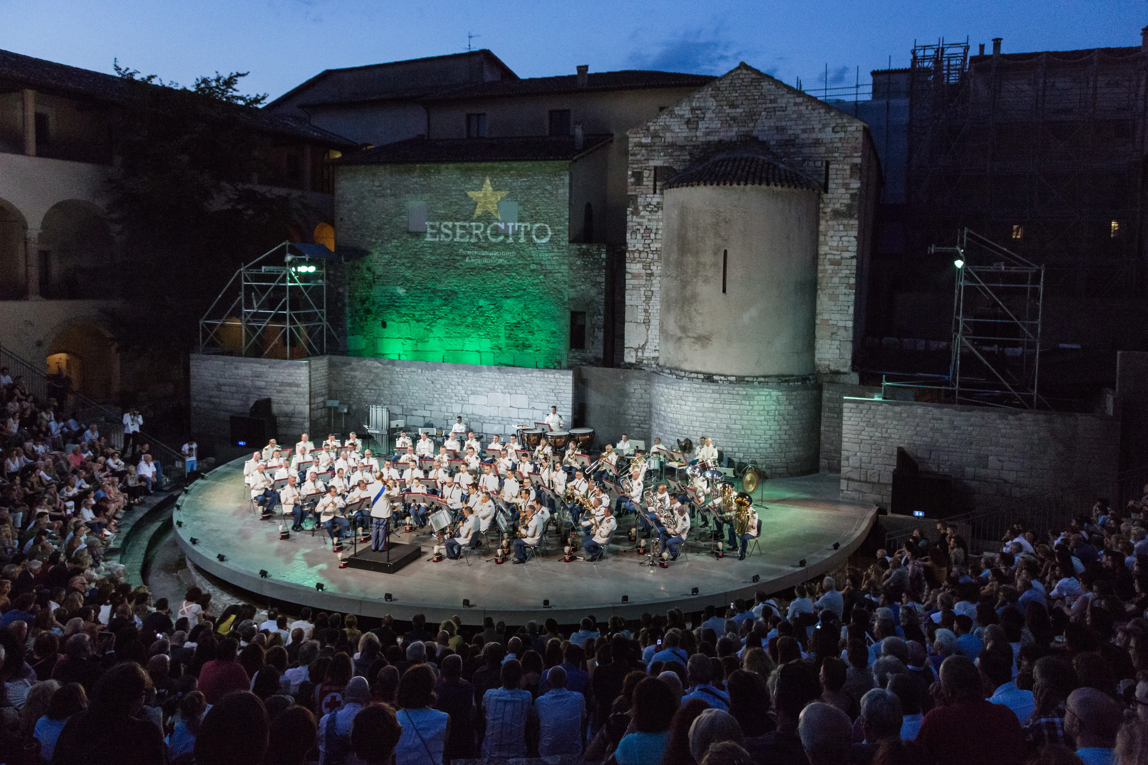 Free concert by the Italian Army Band at the Spoleto Festival. As of at 12:00 a.m. Monday, June 12, reservations open.