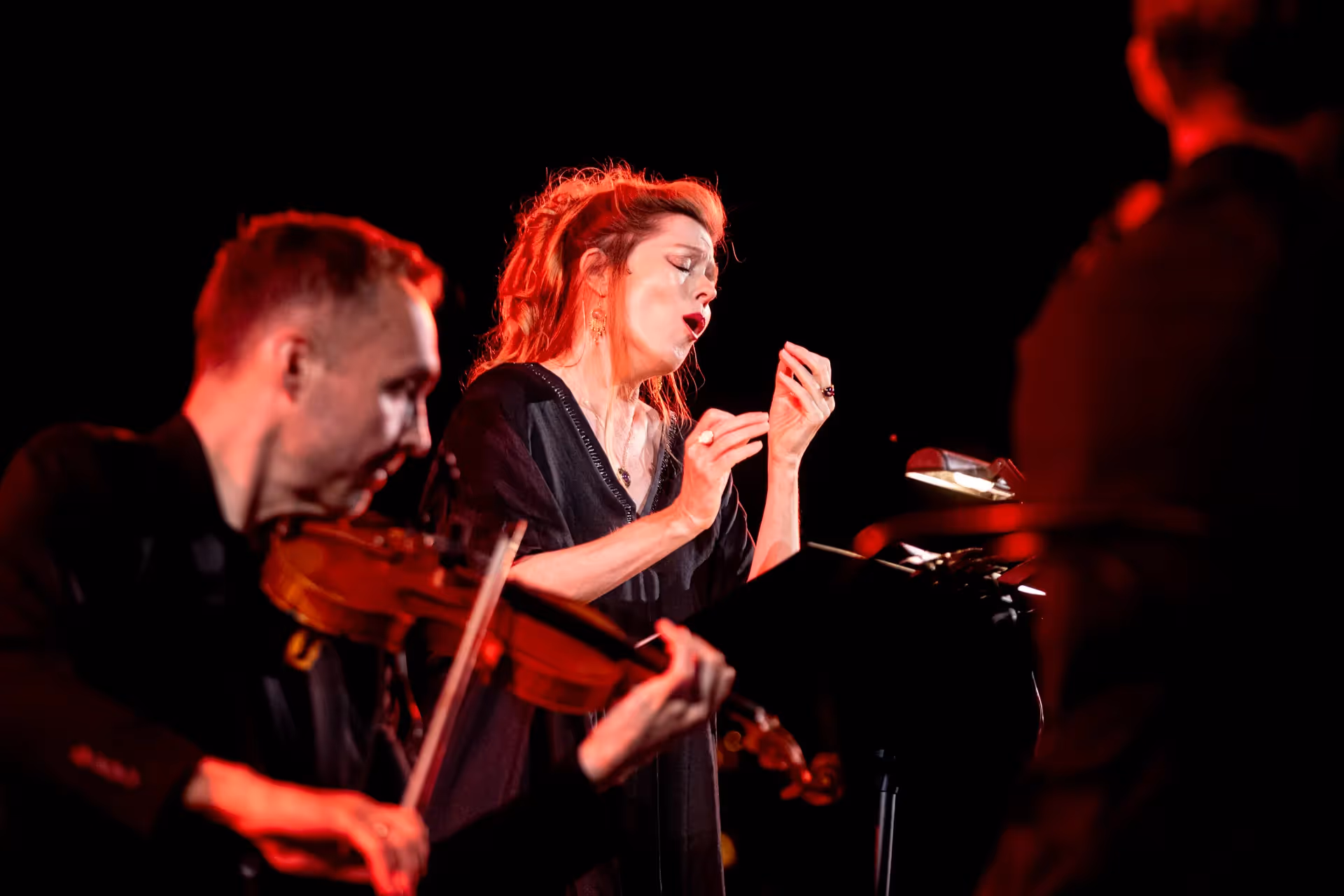 Passionate performance at Festival di Spoleto with violinist and expressive singer