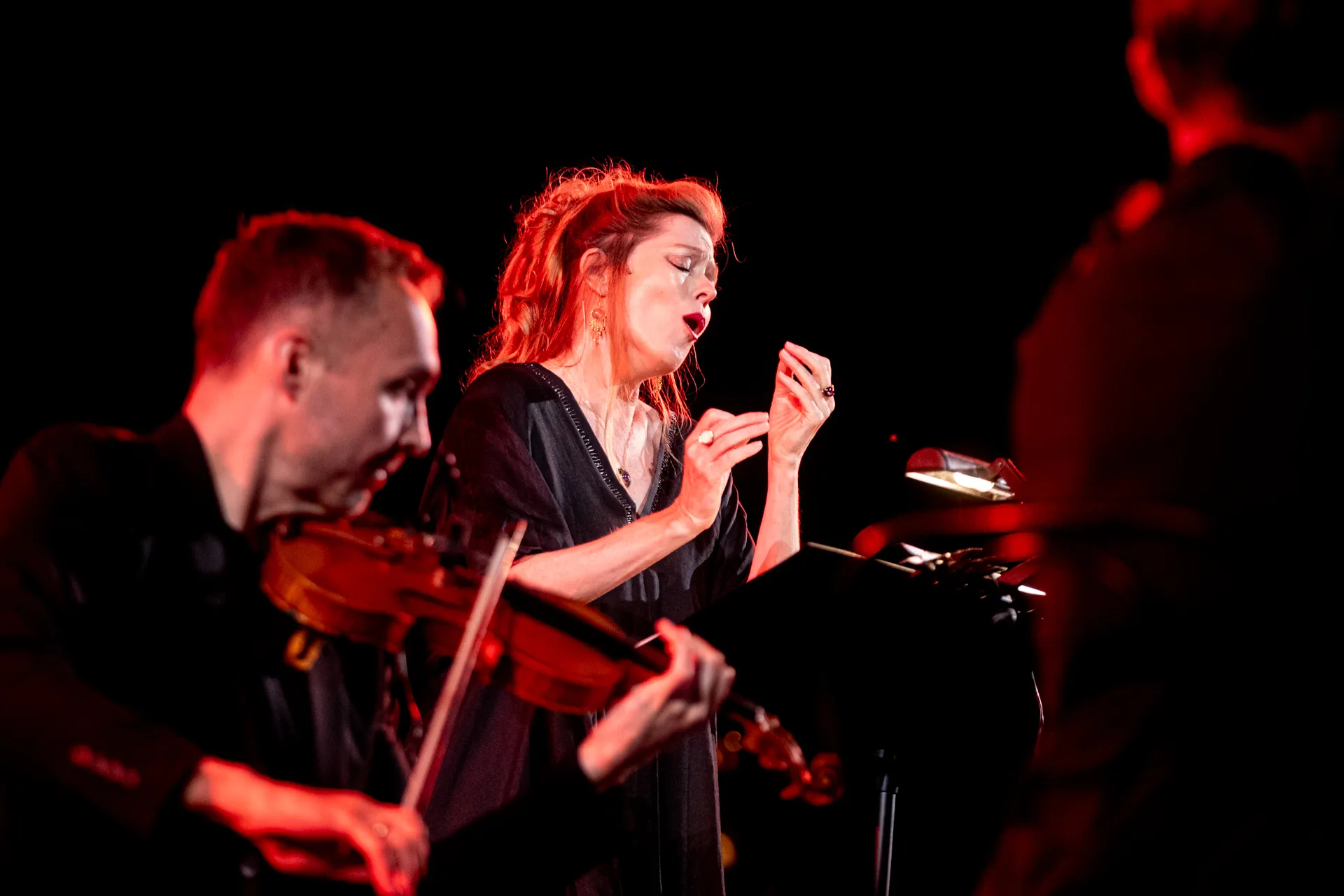 Passionate performance at Festival di Spoleto with violinist and expressive singer