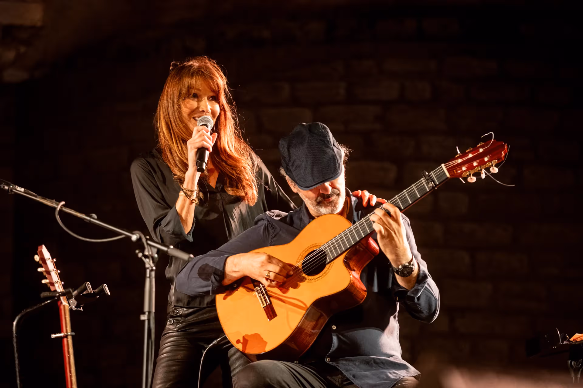 Musical duo performing at Festival di Spoleto with guitar and vocals