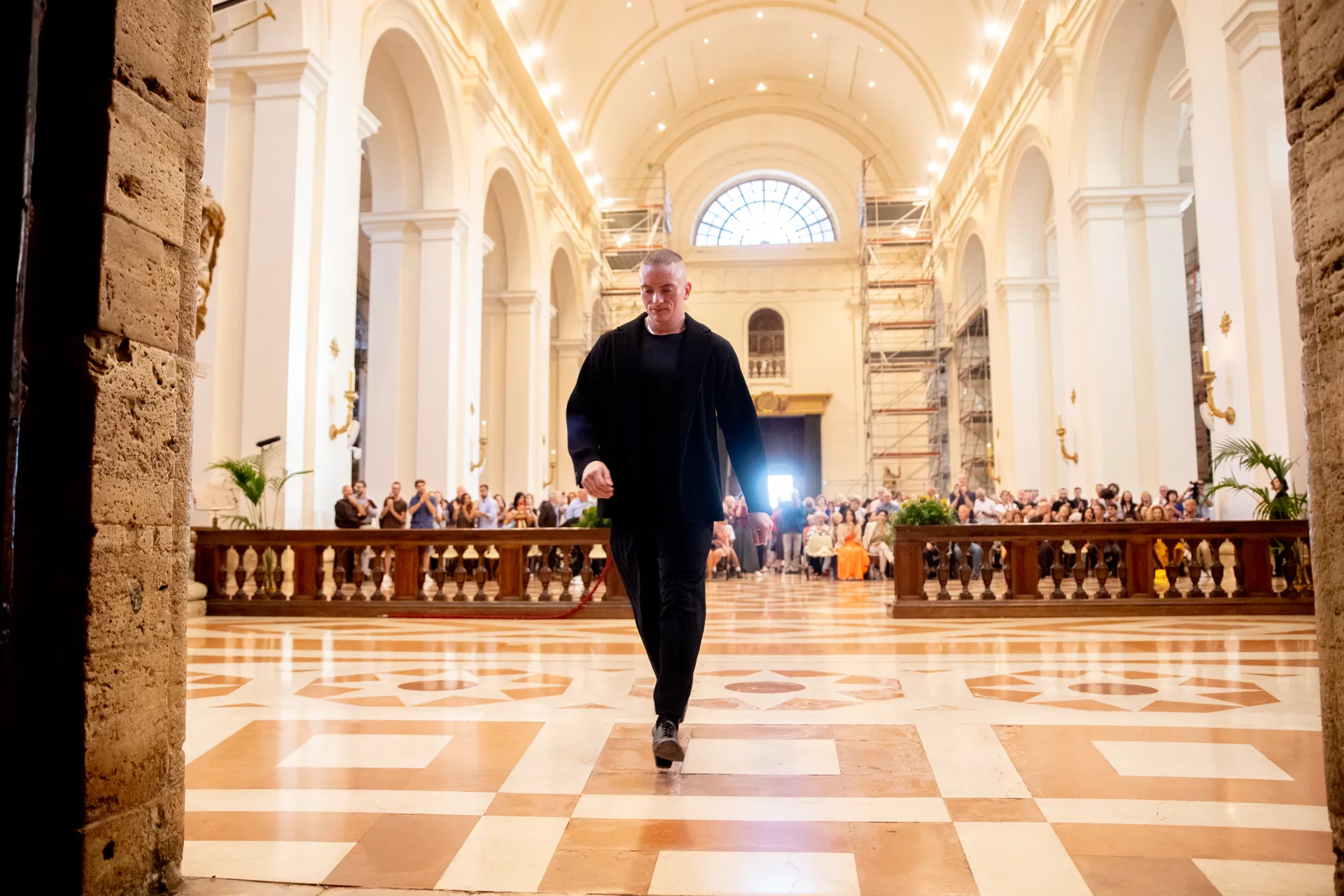 Performance al Festival di Spoleto in maestosa Chiesa con pubblico plaudente