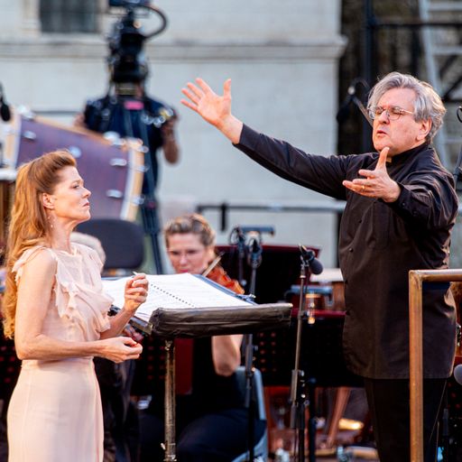 Direttore d'orchestra e soprano al Festival di Spoleto, momento musicale intenso