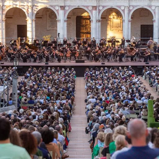 Festival di Spoleto orchestra performs in historic venue packed with eager audience