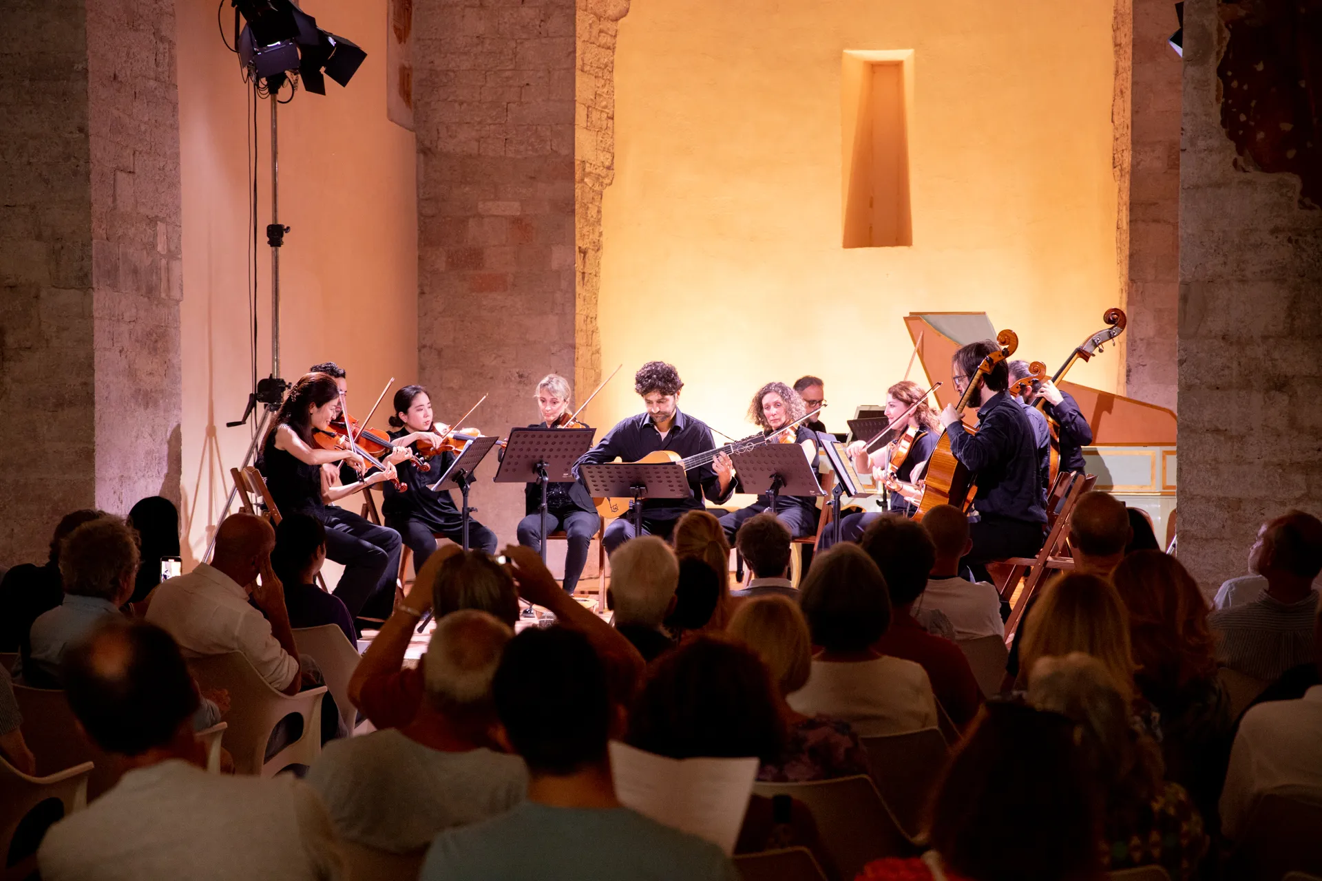 Concerto al Festival di Spoleto: ensemble di musica classica in sala antica