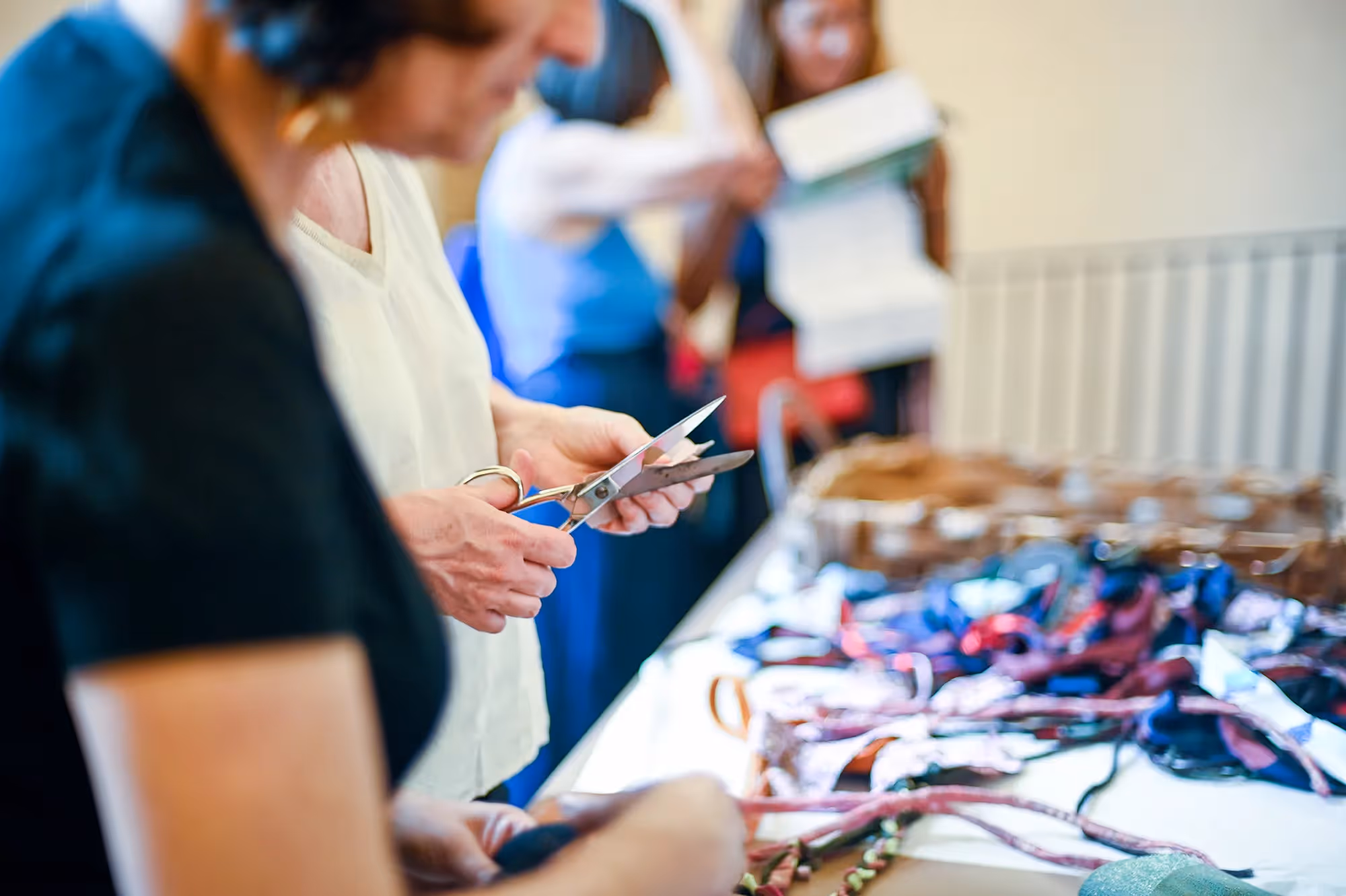 Festival di Spoleto artisans crafting colorful ribbons and decorations