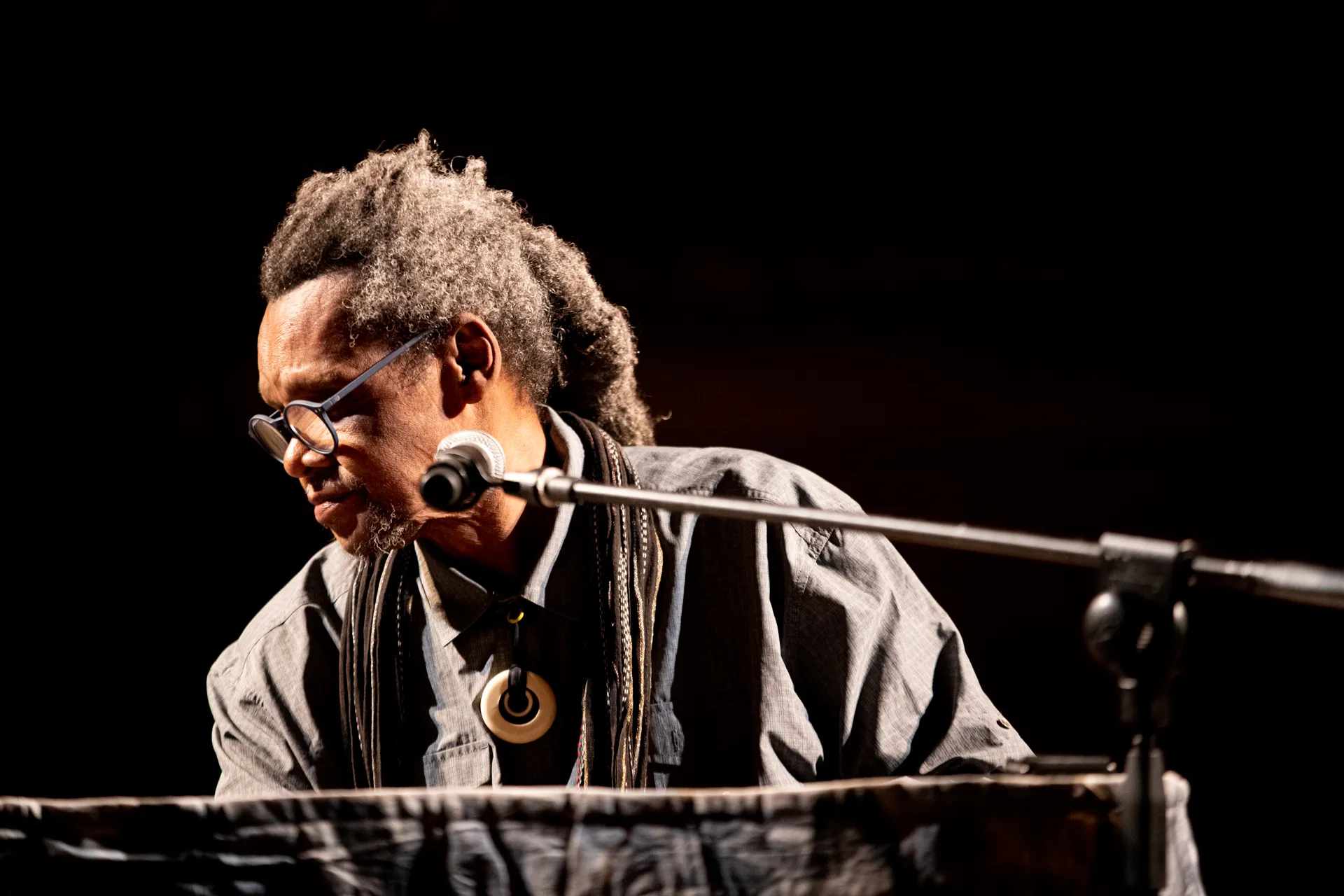 Artista musicale durante l'esibizione al Festival di Spoleto